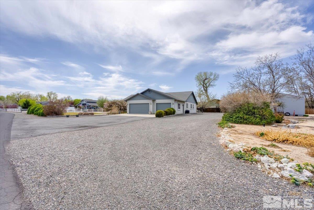 2875 Waegle Way Property Photo 3