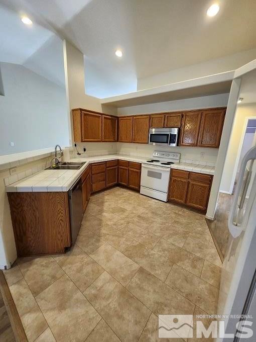 606 Annie Way Property Photo 8