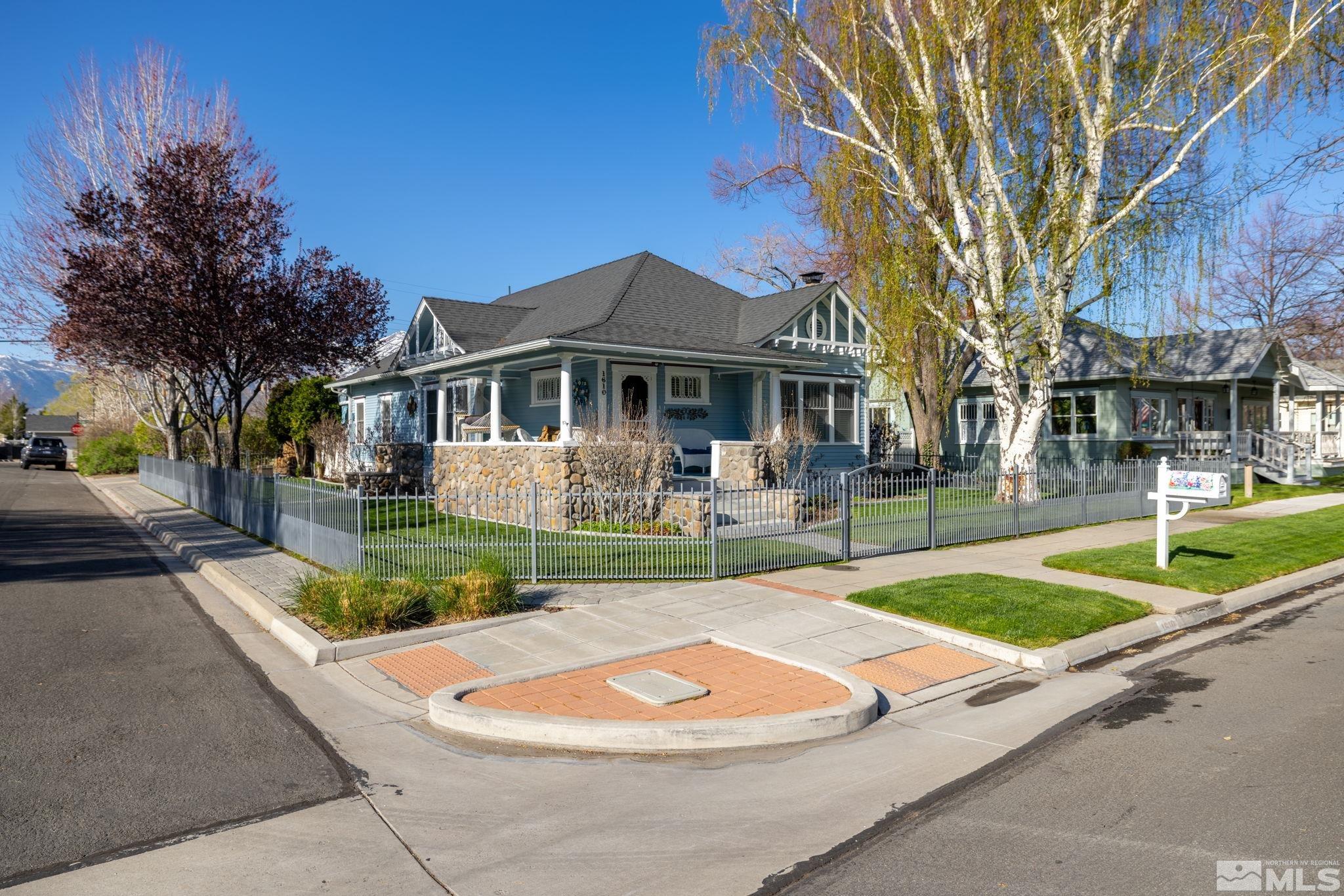 1610 Mono Ave Property Photo 3