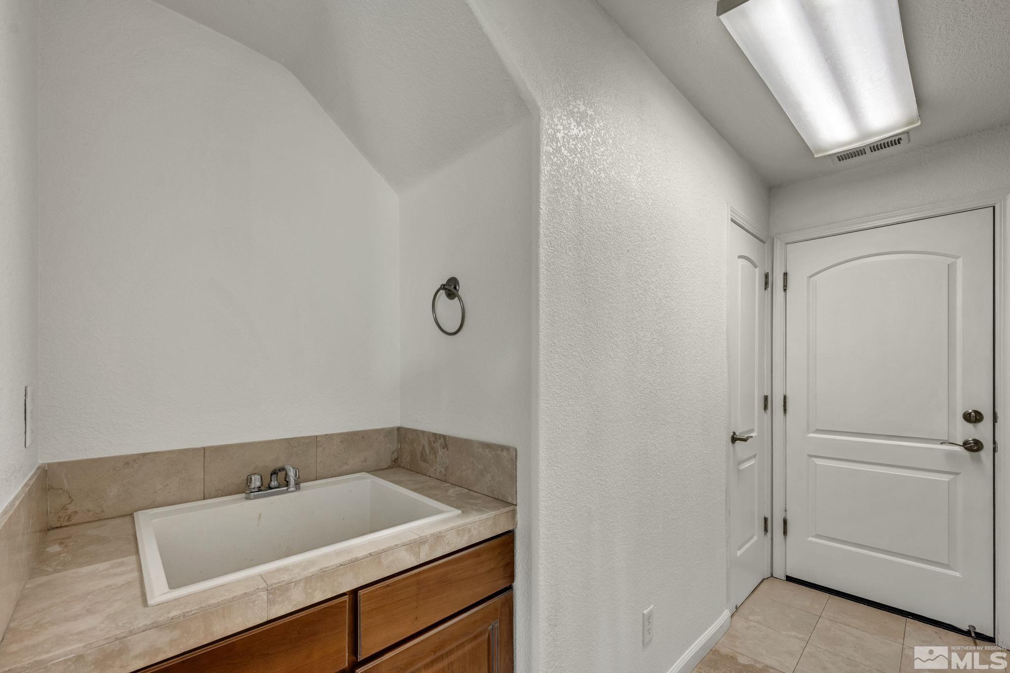 6647 Fabric Dr Property Photo 32