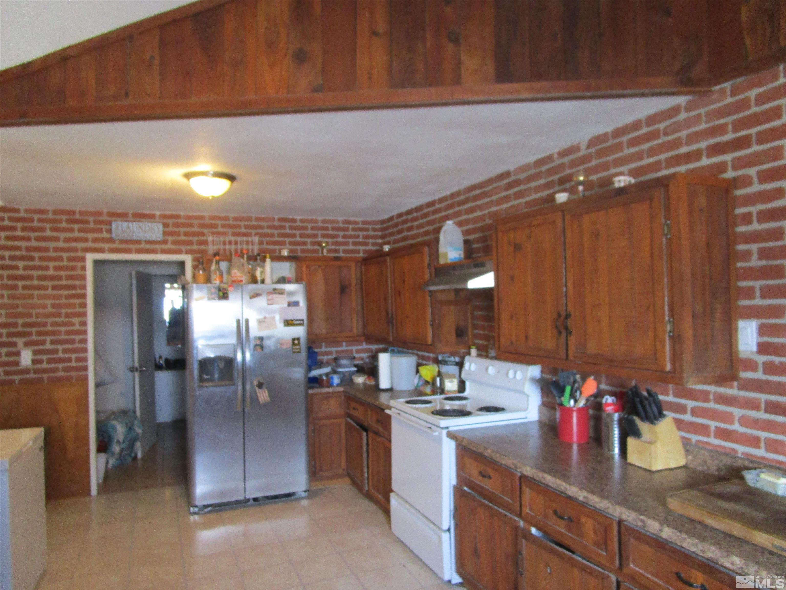 988 Gummow Drive Property Photo 3