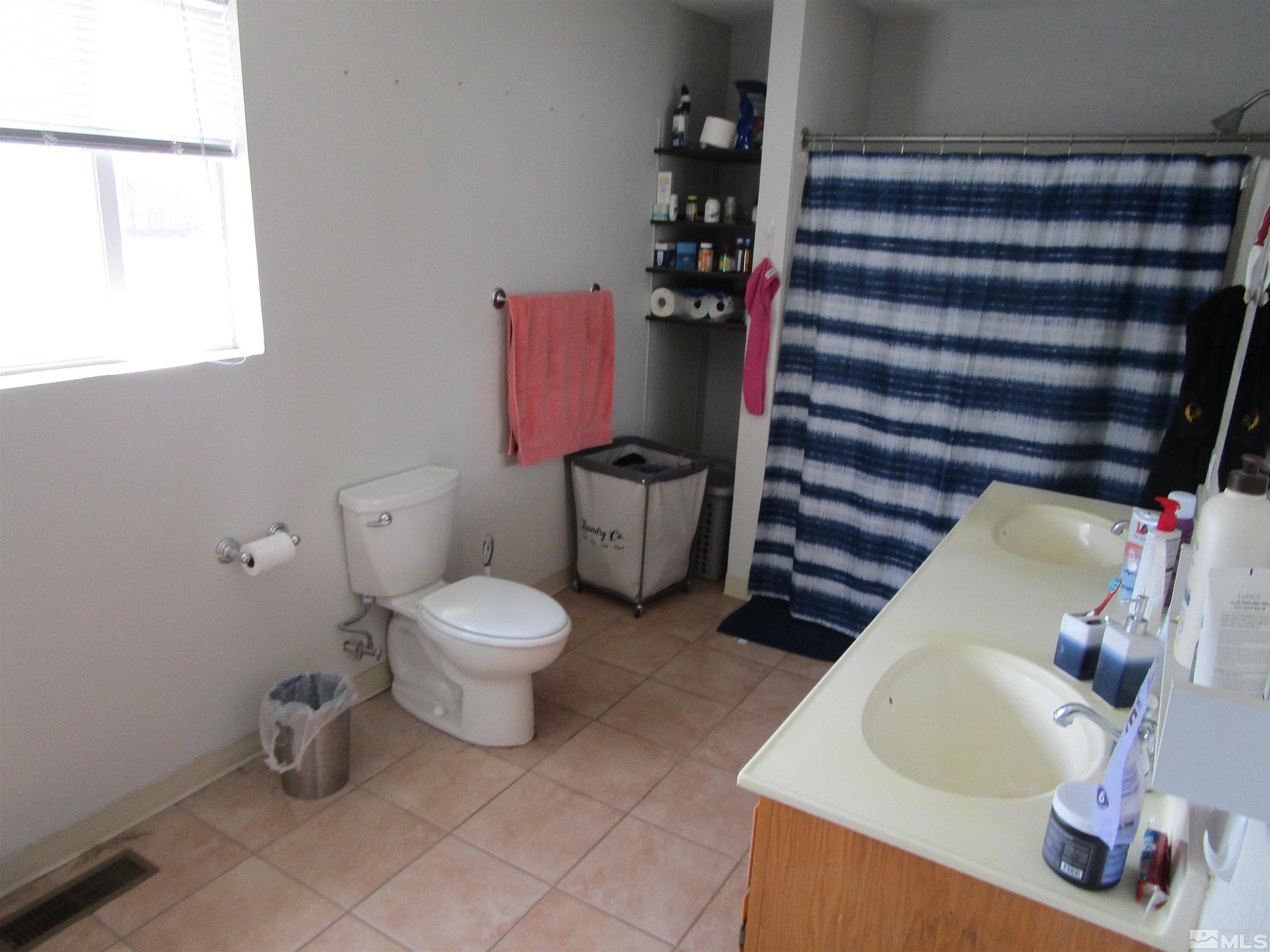 988 Gummow Drive Property Photo 5
