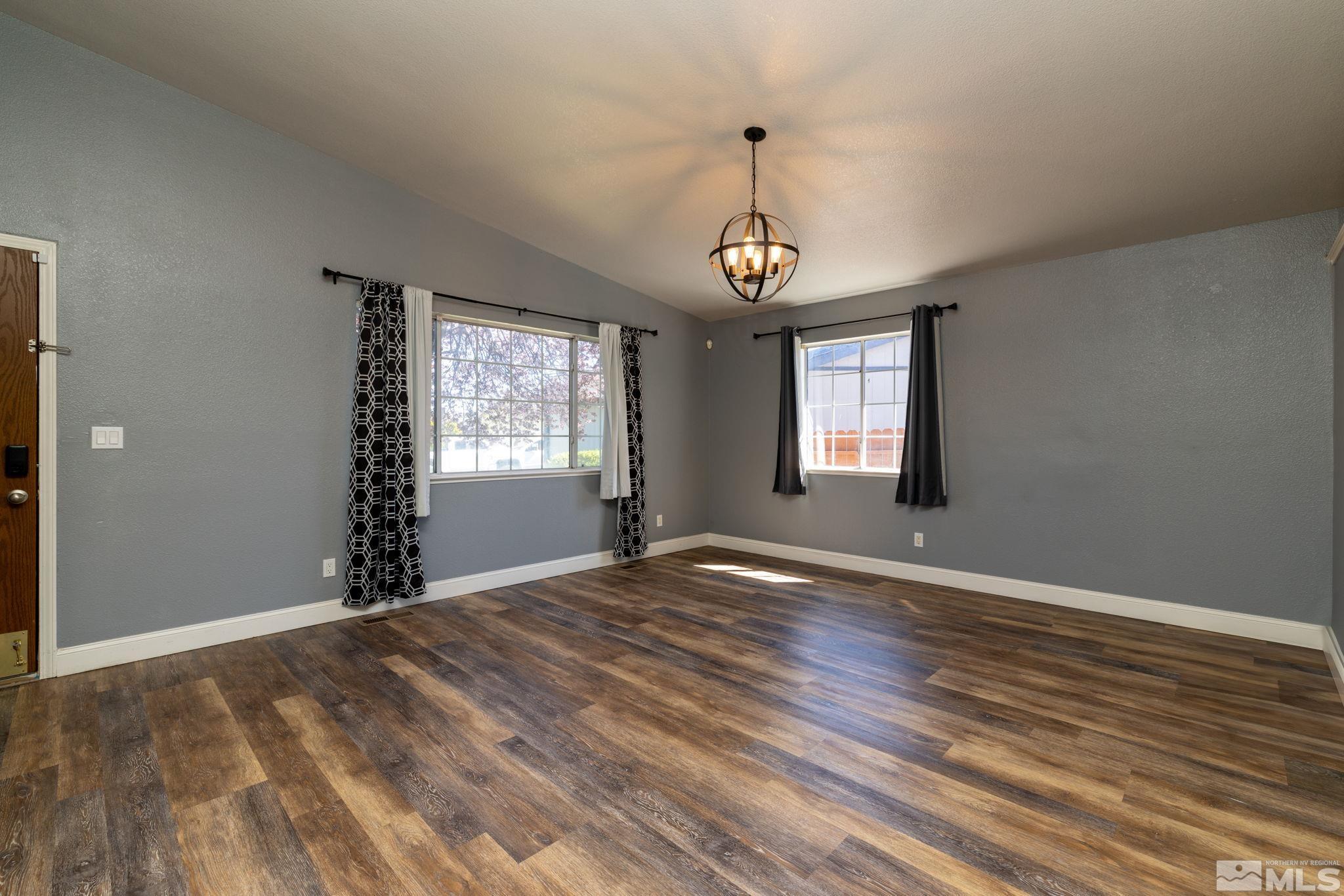 6225 W Choctaw Ct Property Photo 4