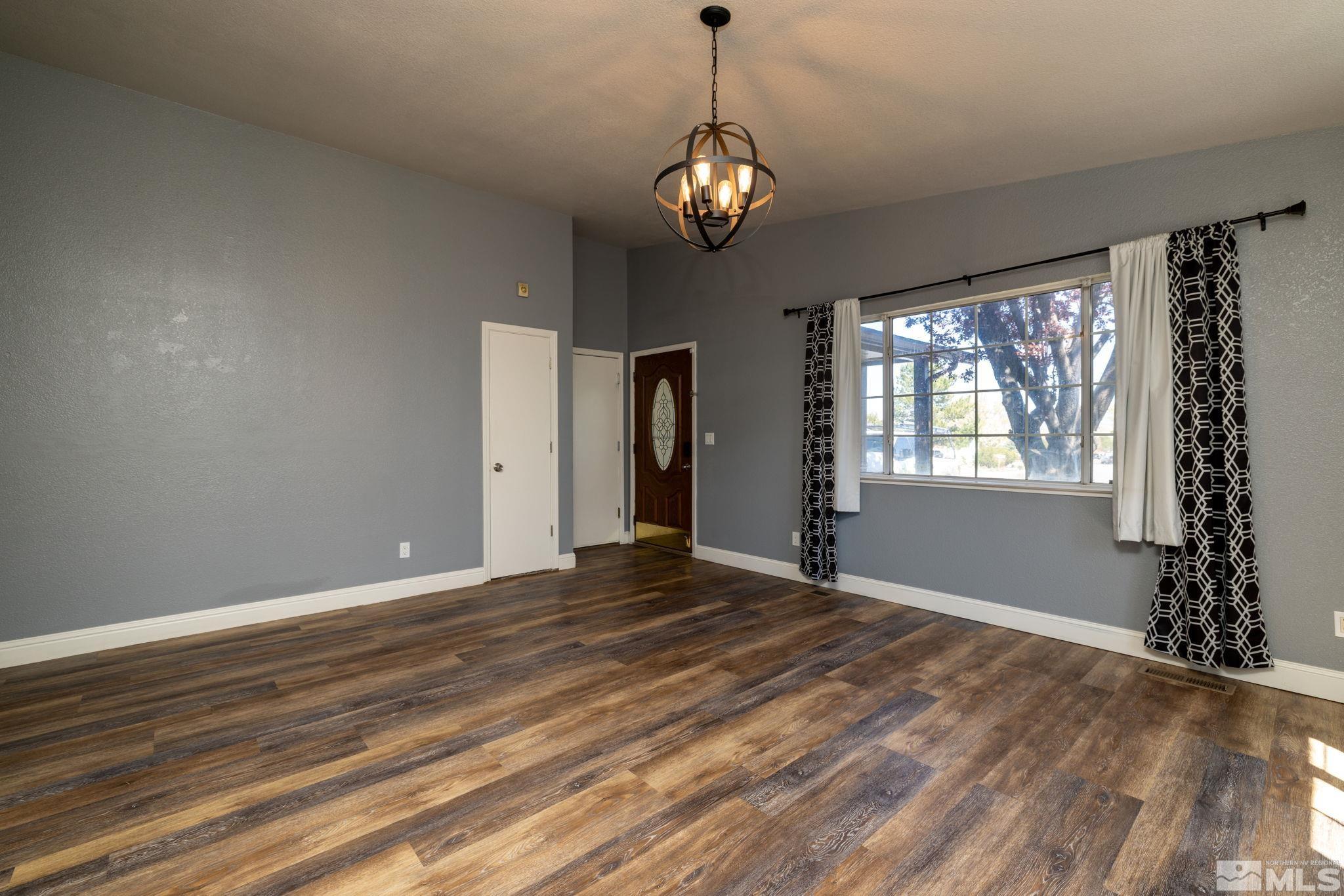 6225 W Choctaw Ct Property Photo 8