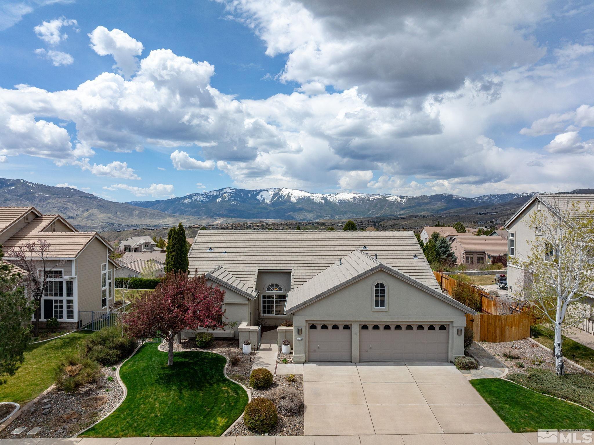 7040 Heatherwood Dr Property Photo