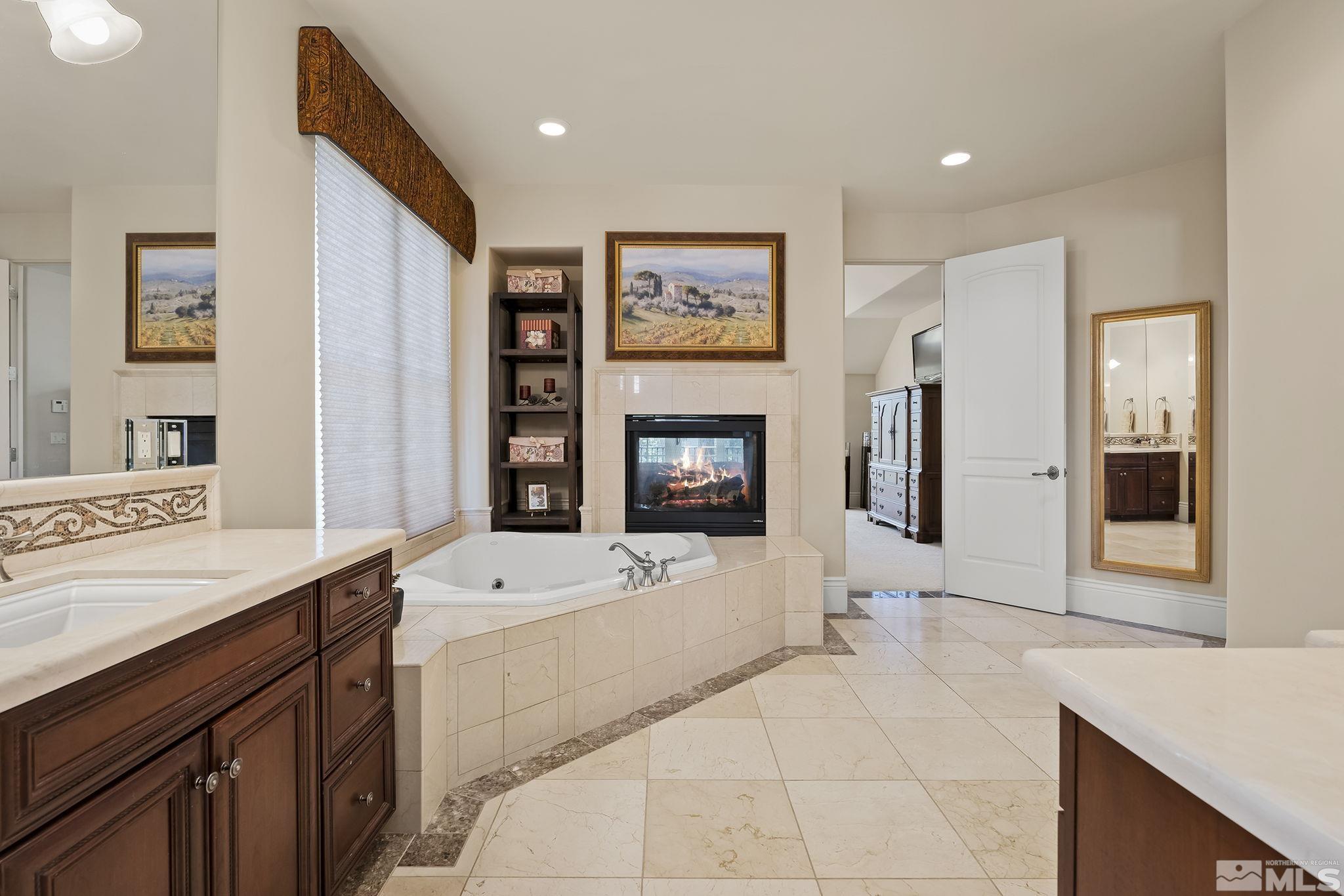 6554 Champetre Ct Property Photo 23