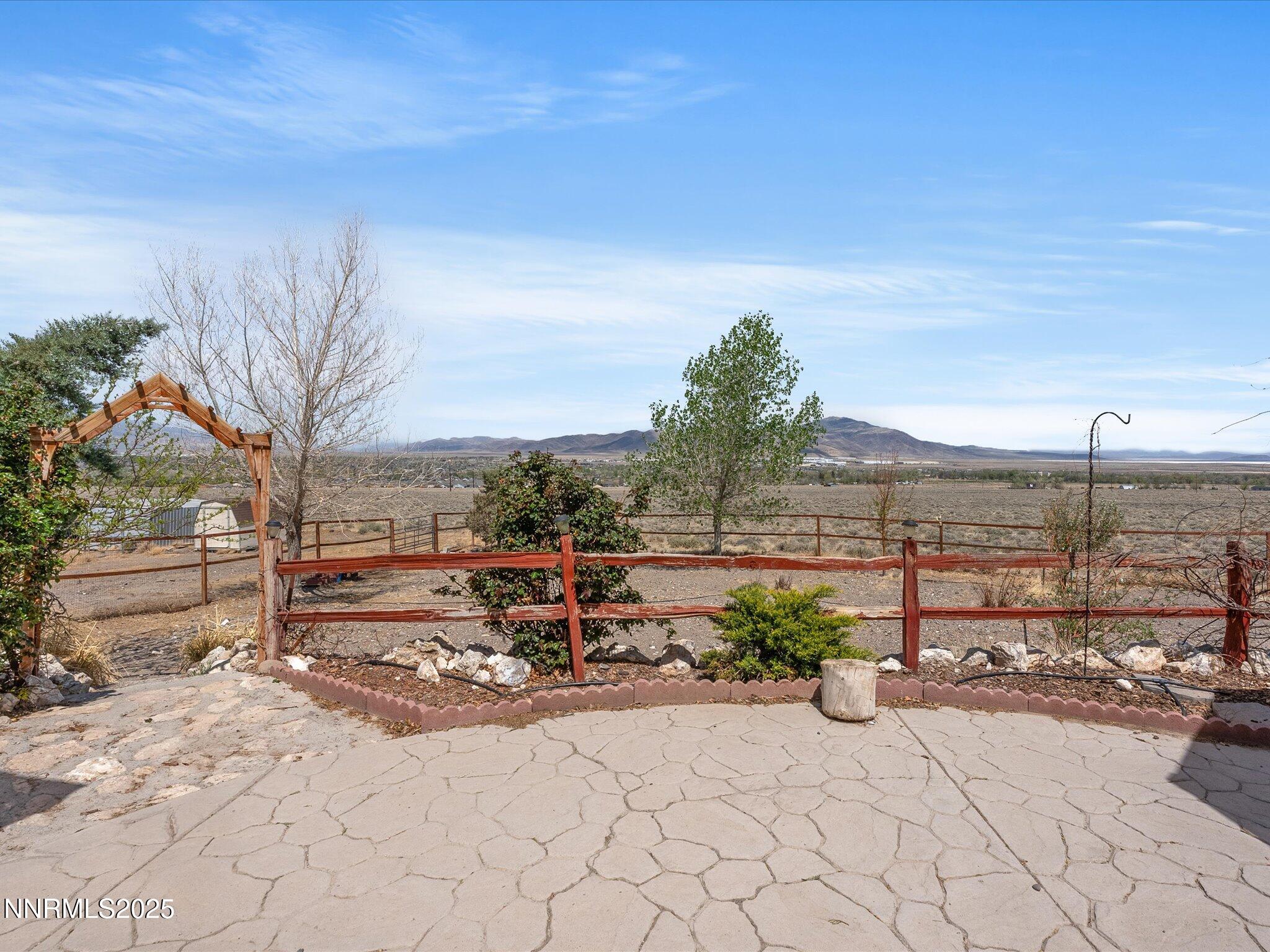 1974 Spring Road Property Photo 5