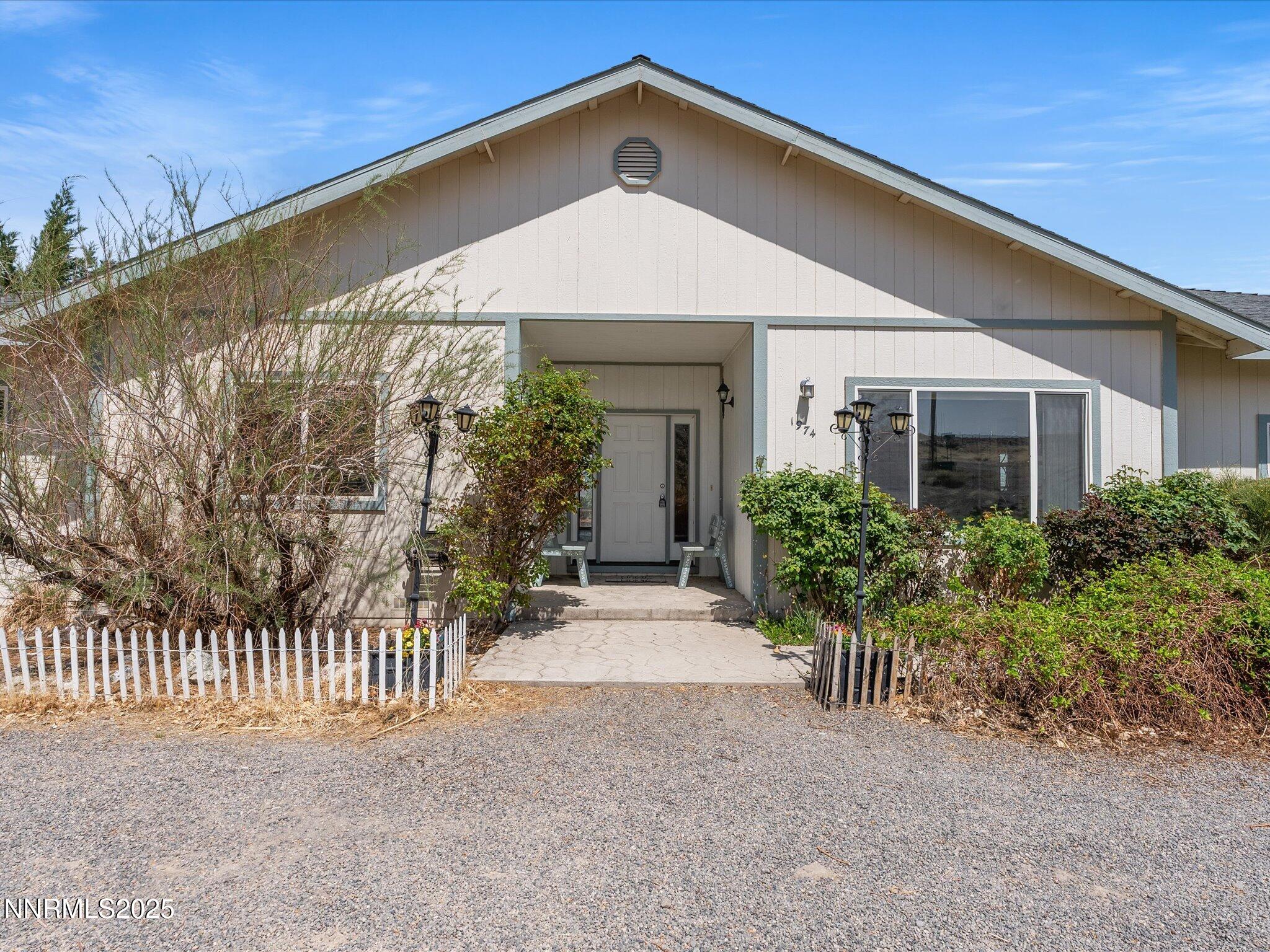 1974 Spring Road Property Photo 6