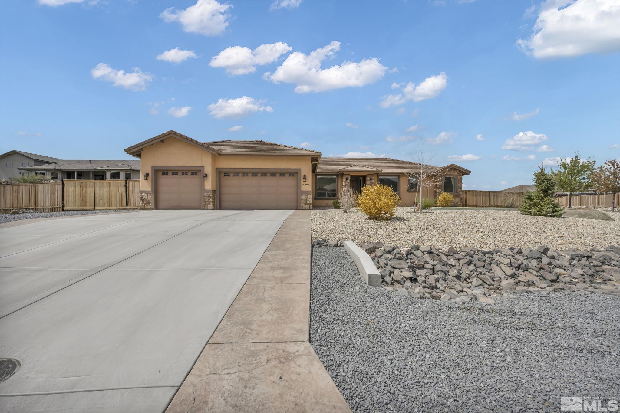 16885 Majestic View Dr Property Photo
