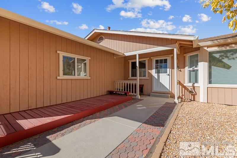 248 Woodlake Circle Property Photo 3