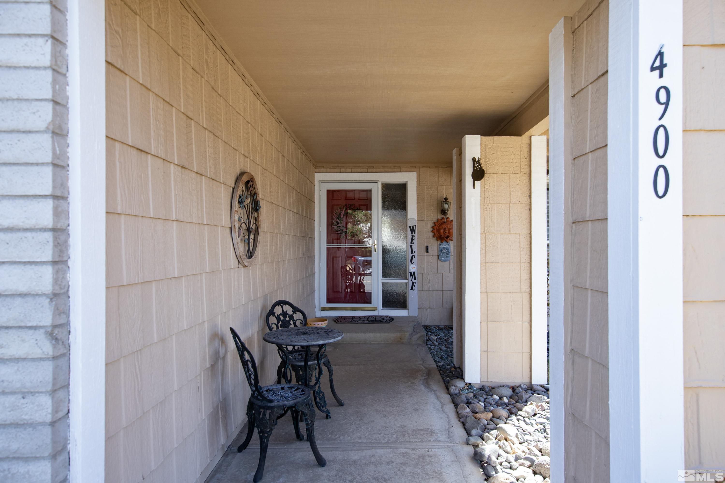 4900 Spring Dr Property Photo 4