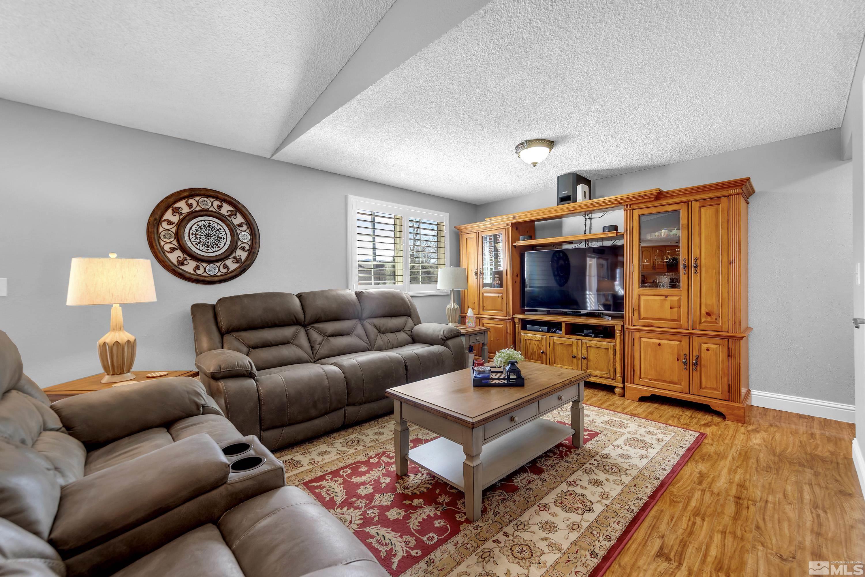 4900 Spring Dr Property Photo 15