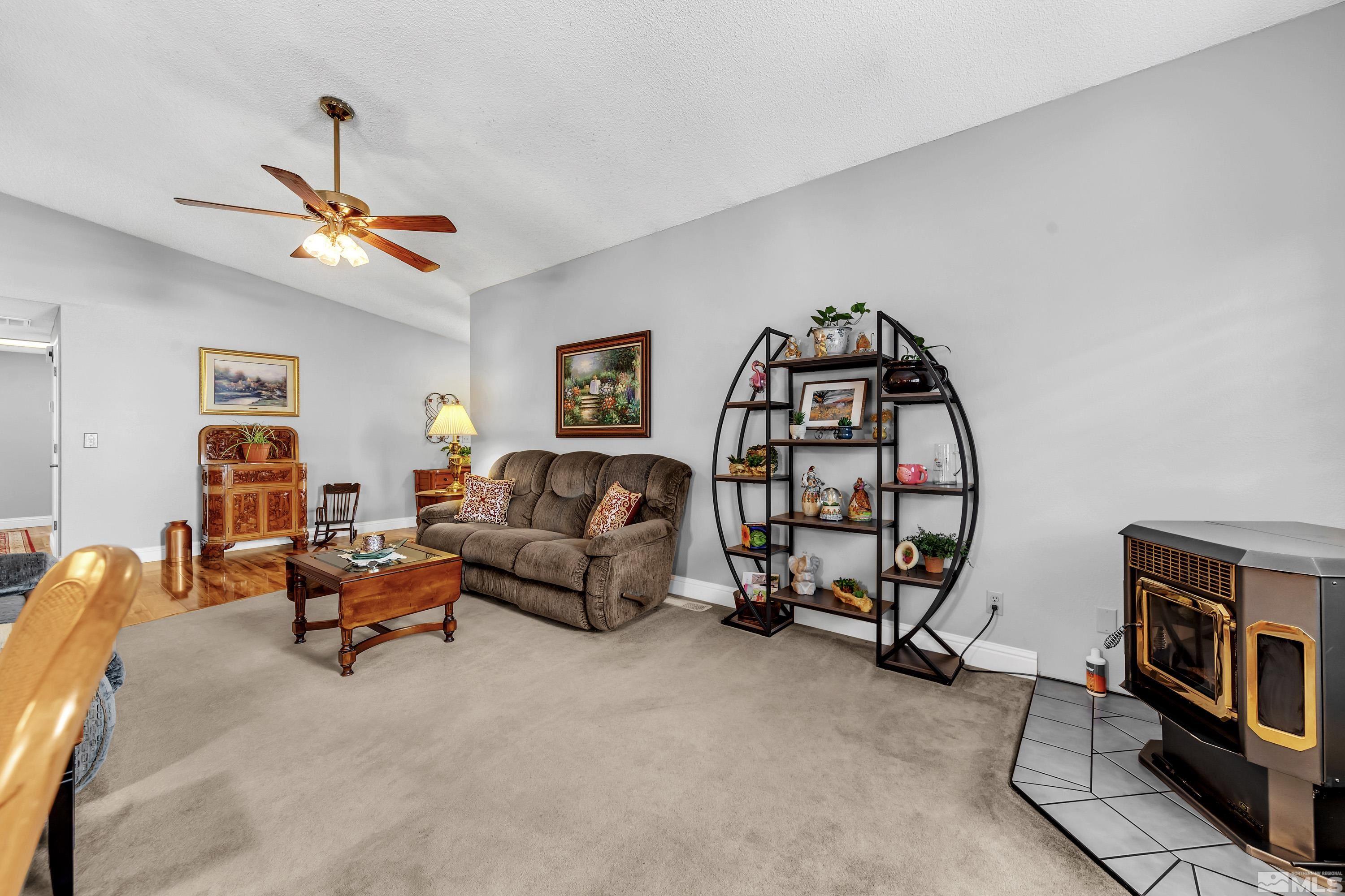 4900 Spring Dr Property Photo 20