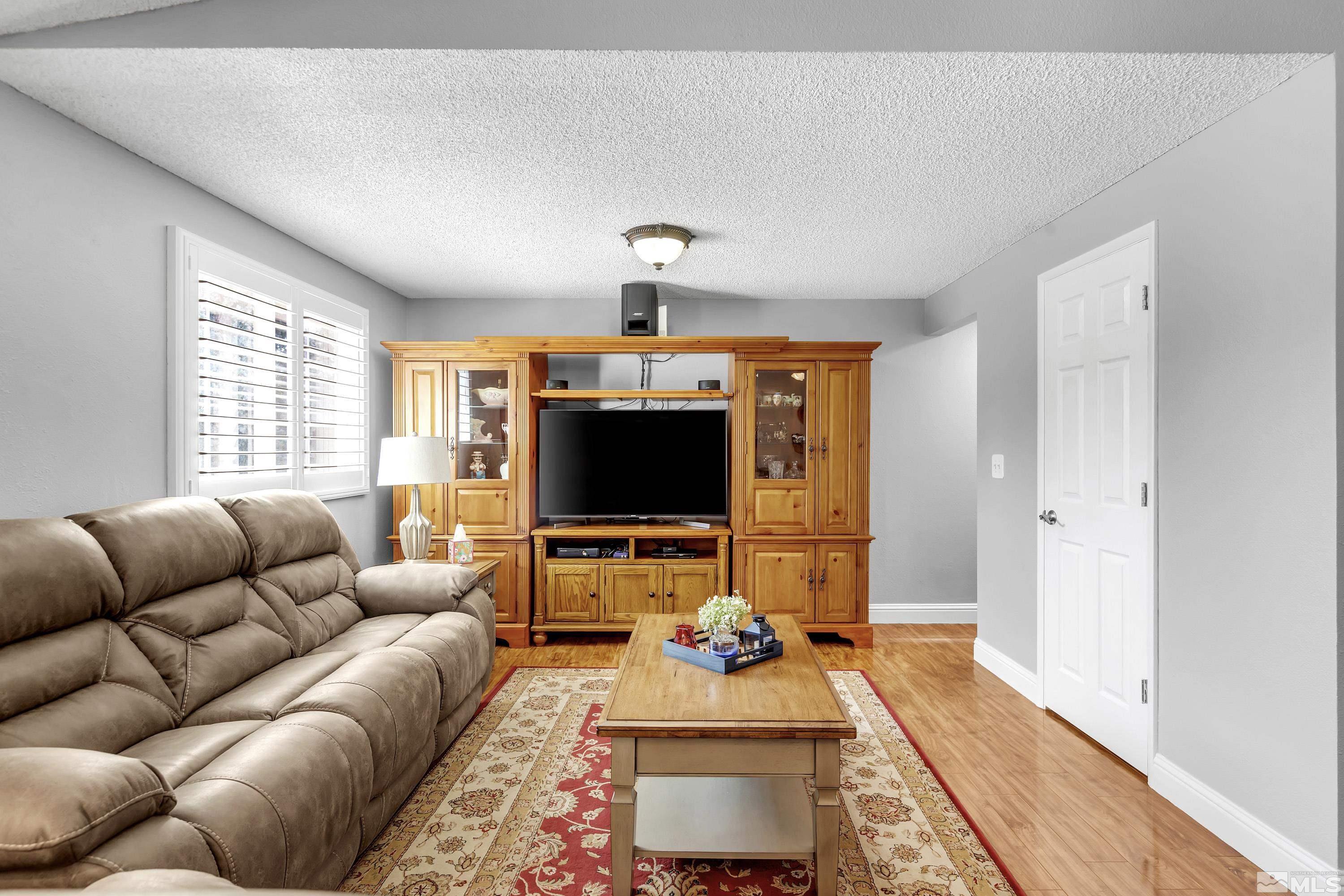 4900 Spring Dr Property Photo 23