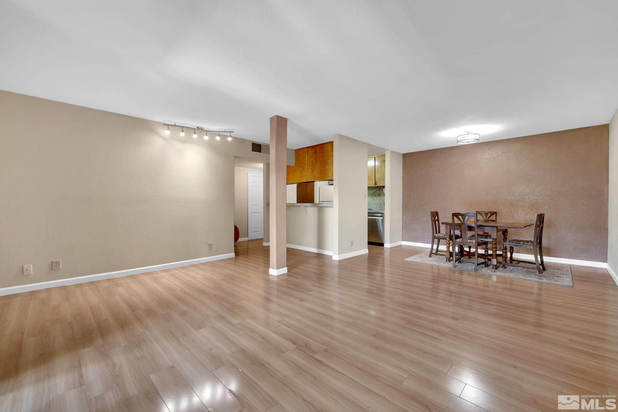 1000 Beck St Property Photo 4