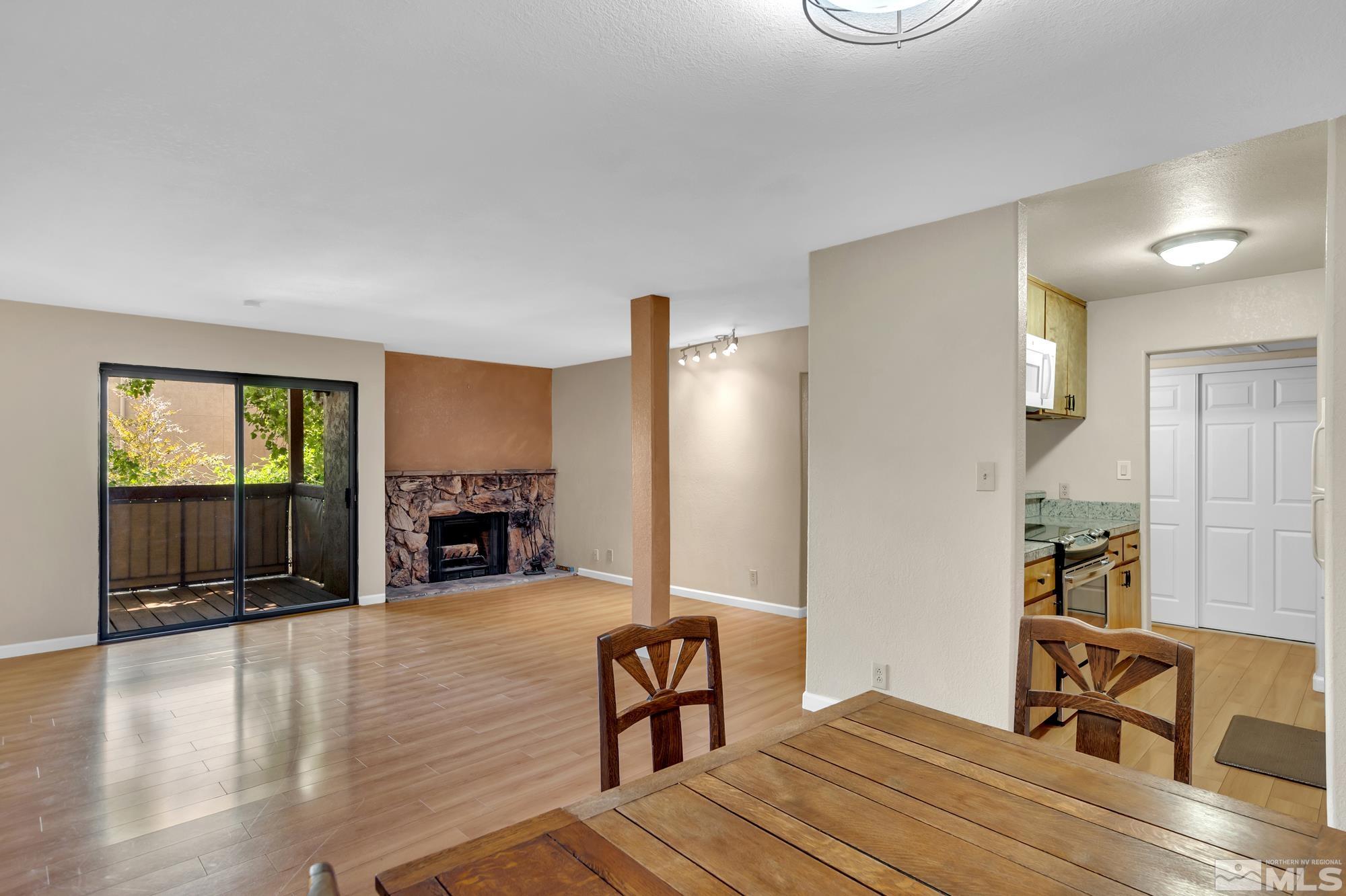 1000 Beck St Property Photo 6