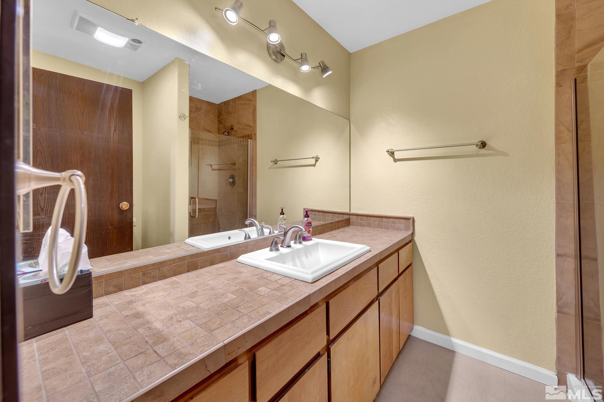 1000 Beck St Property Photo 17