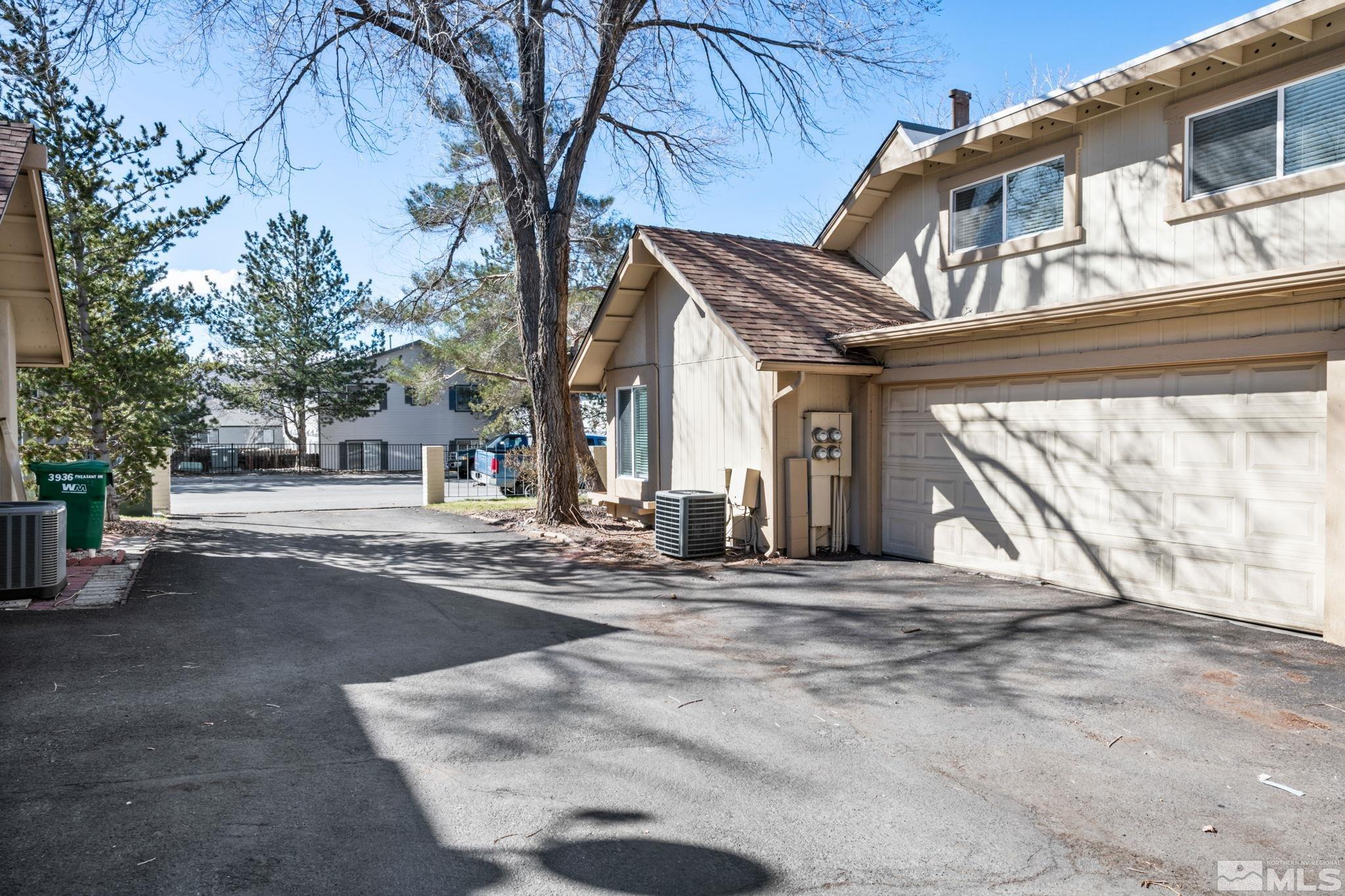 3924 Pheasant Drive Property Photo 8