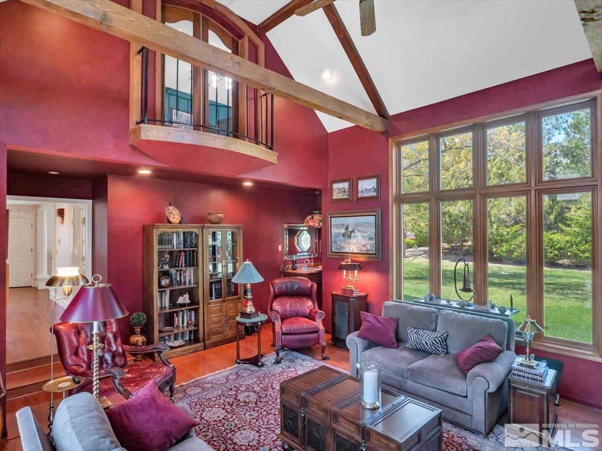 2424 Manhattan Property Photo 23