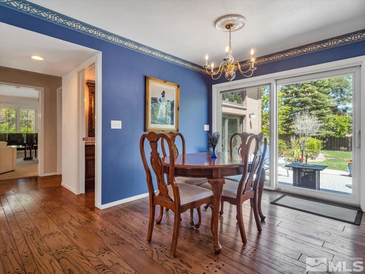 2424 Manhattan Property Photo 24