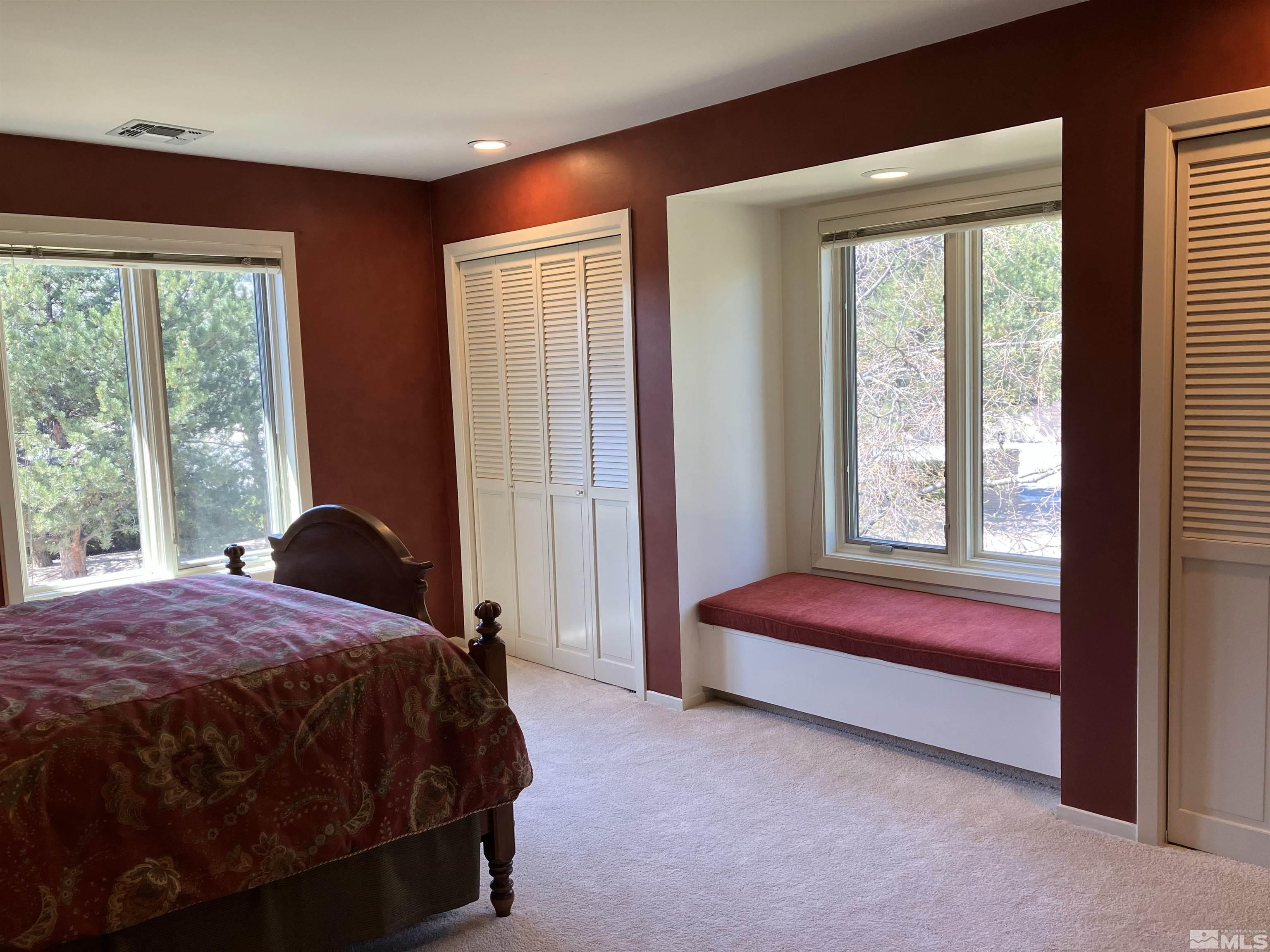 2424 Manhattan Property Photo 30