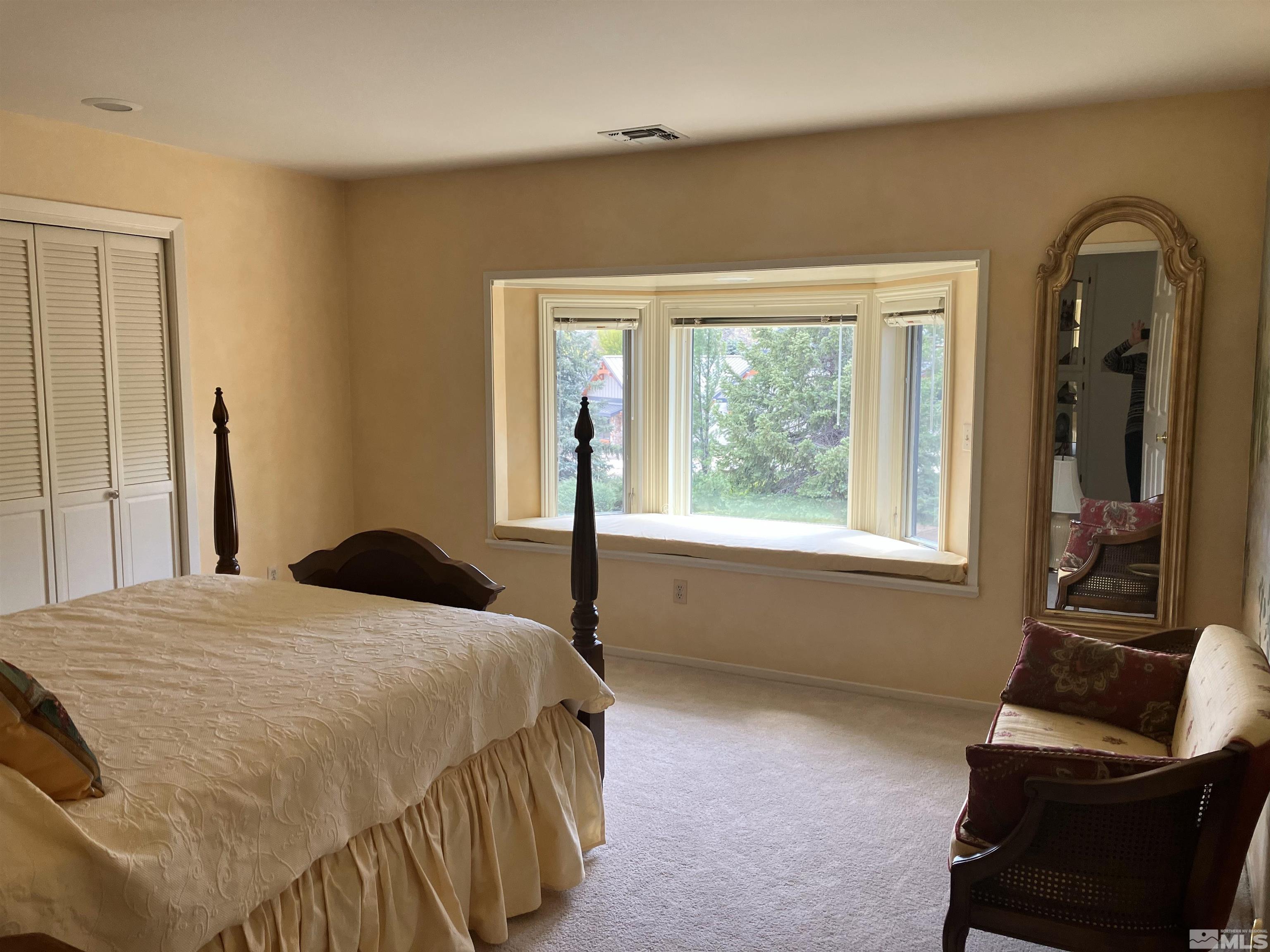 2424 Manhattan Property Photo 31