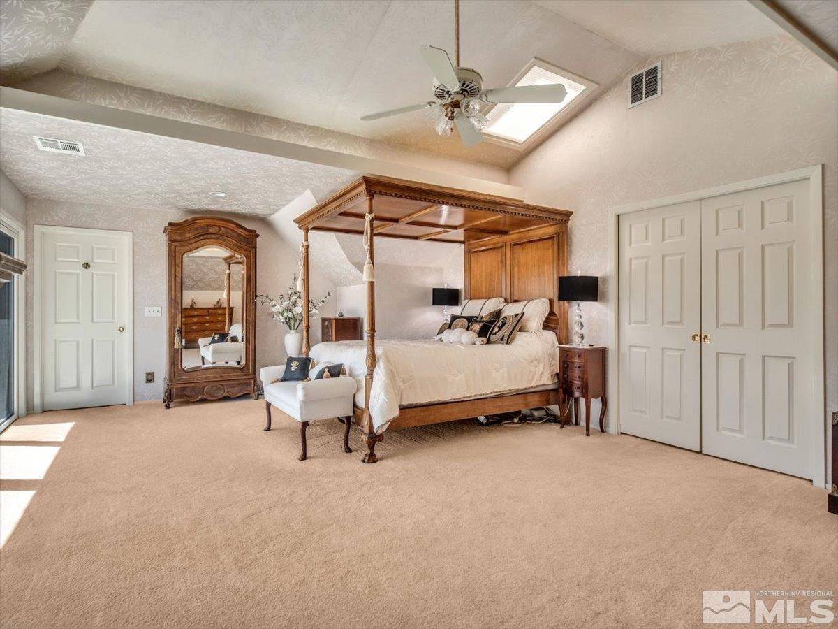 2424 Manhattan Property Photo 35
