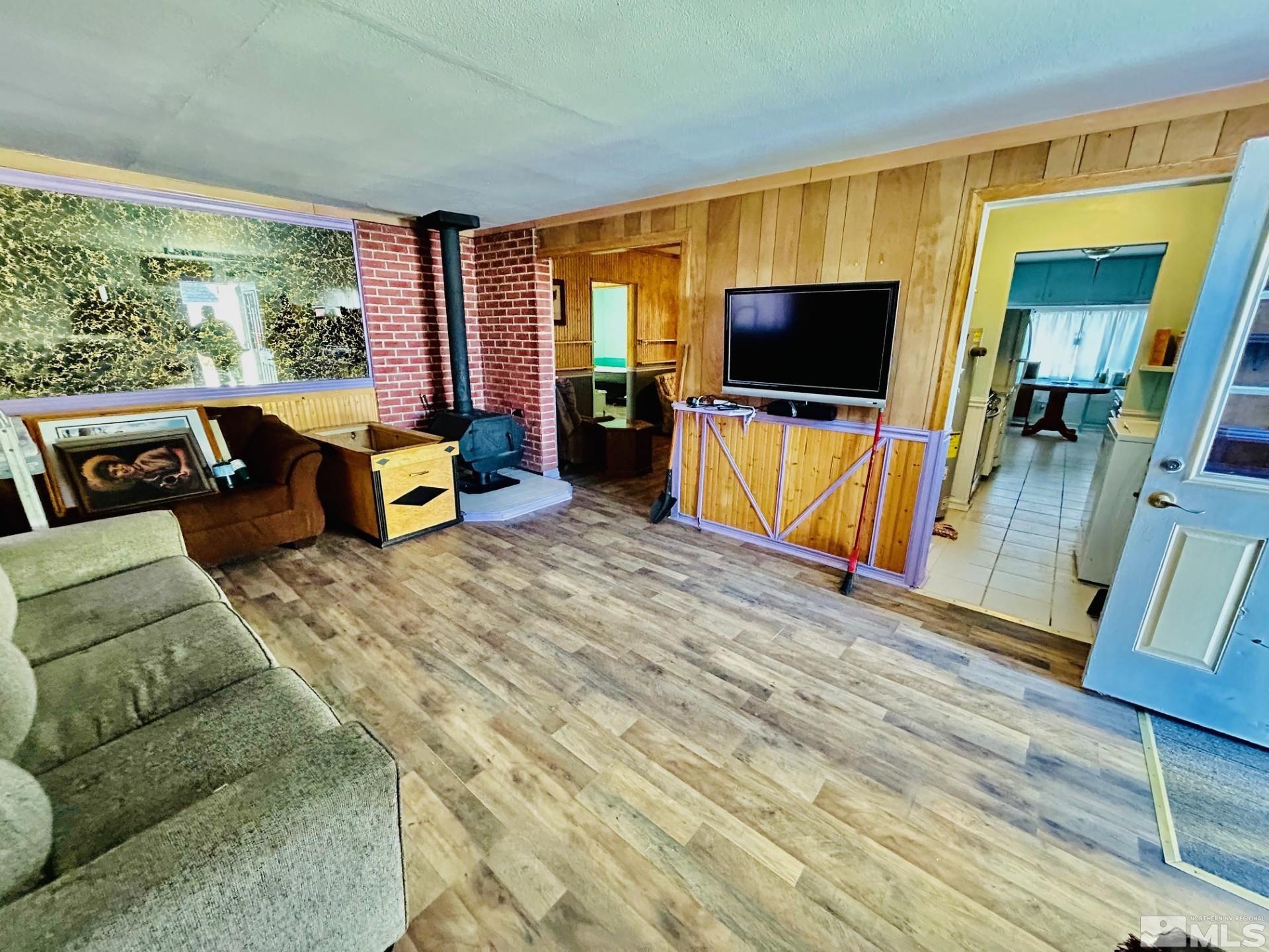 524 E Ave Property Photo 5