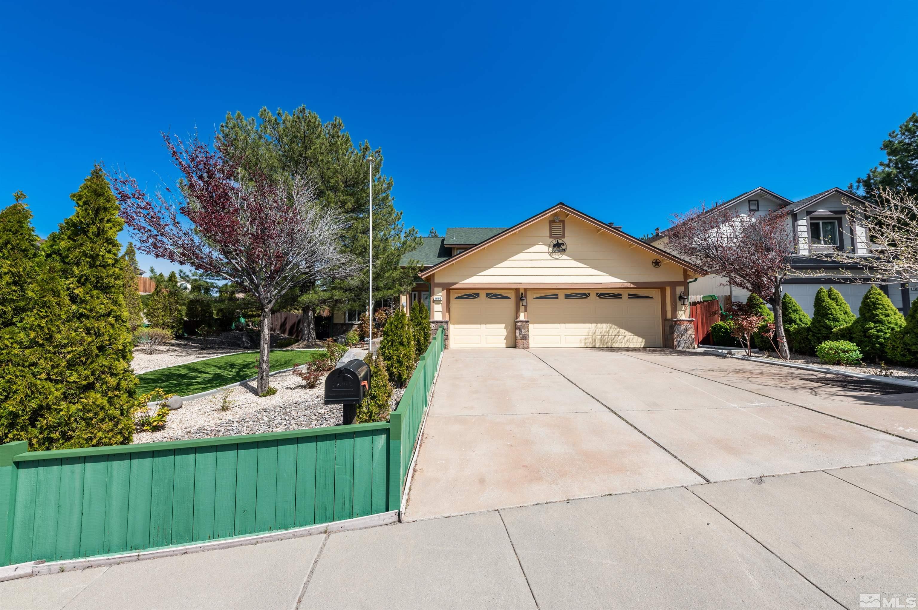 1690 Pinecrest Ct Property Photo