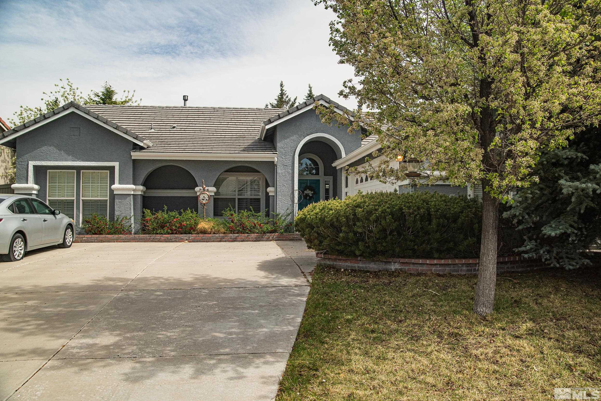 10660 Sterling Ridge Way Property Photo 3