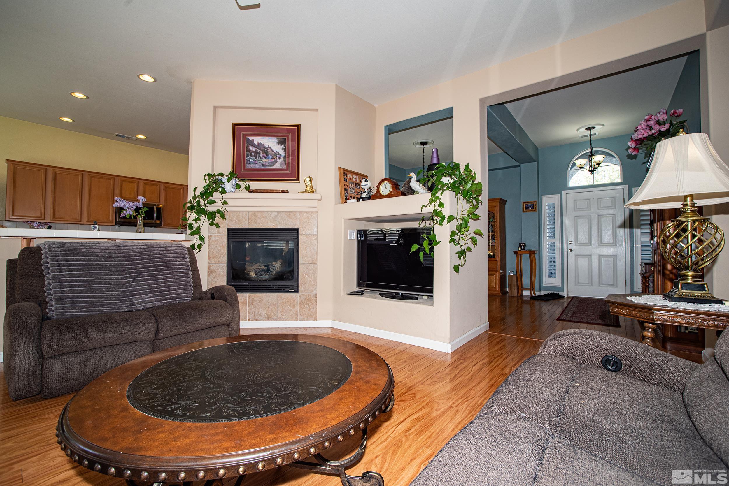 10660 Sterling Ridge Way Property Photo 7