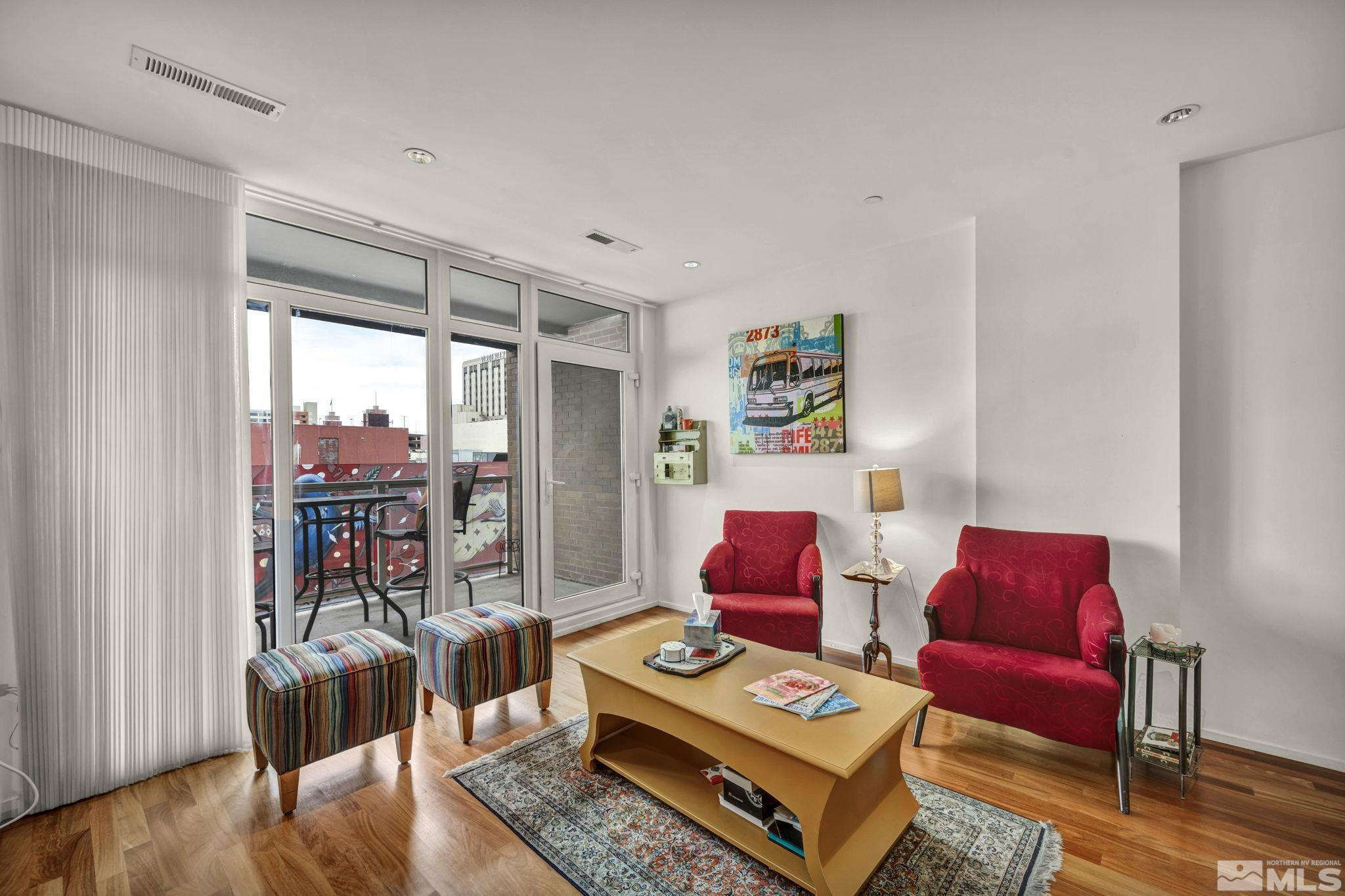 255 N Sierra Street Unit 407 Property Photo 11