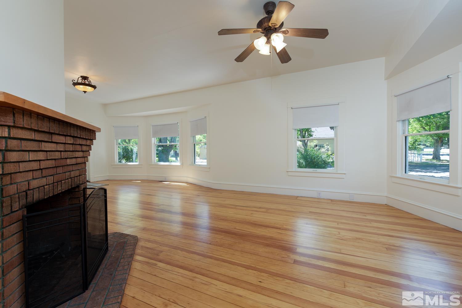 525 W Spear St Property Photo 8