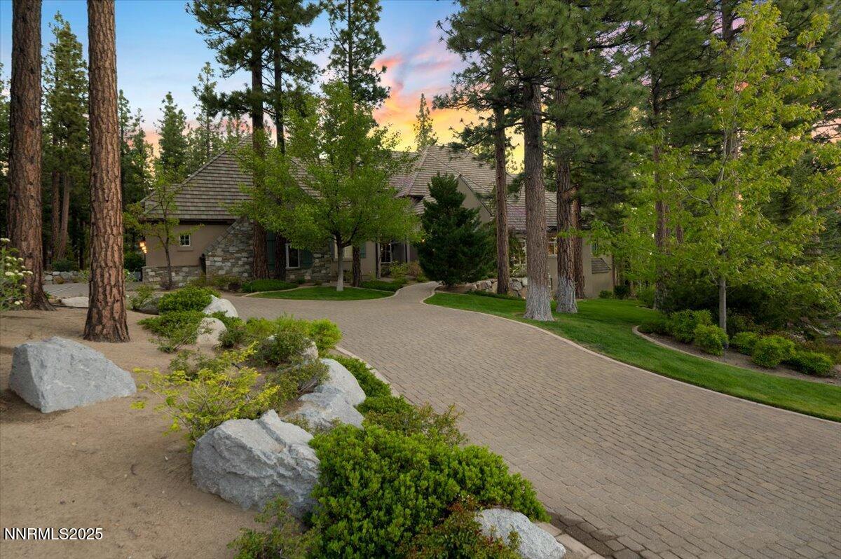 6090 Lake Geneva Drive Property Photo 1