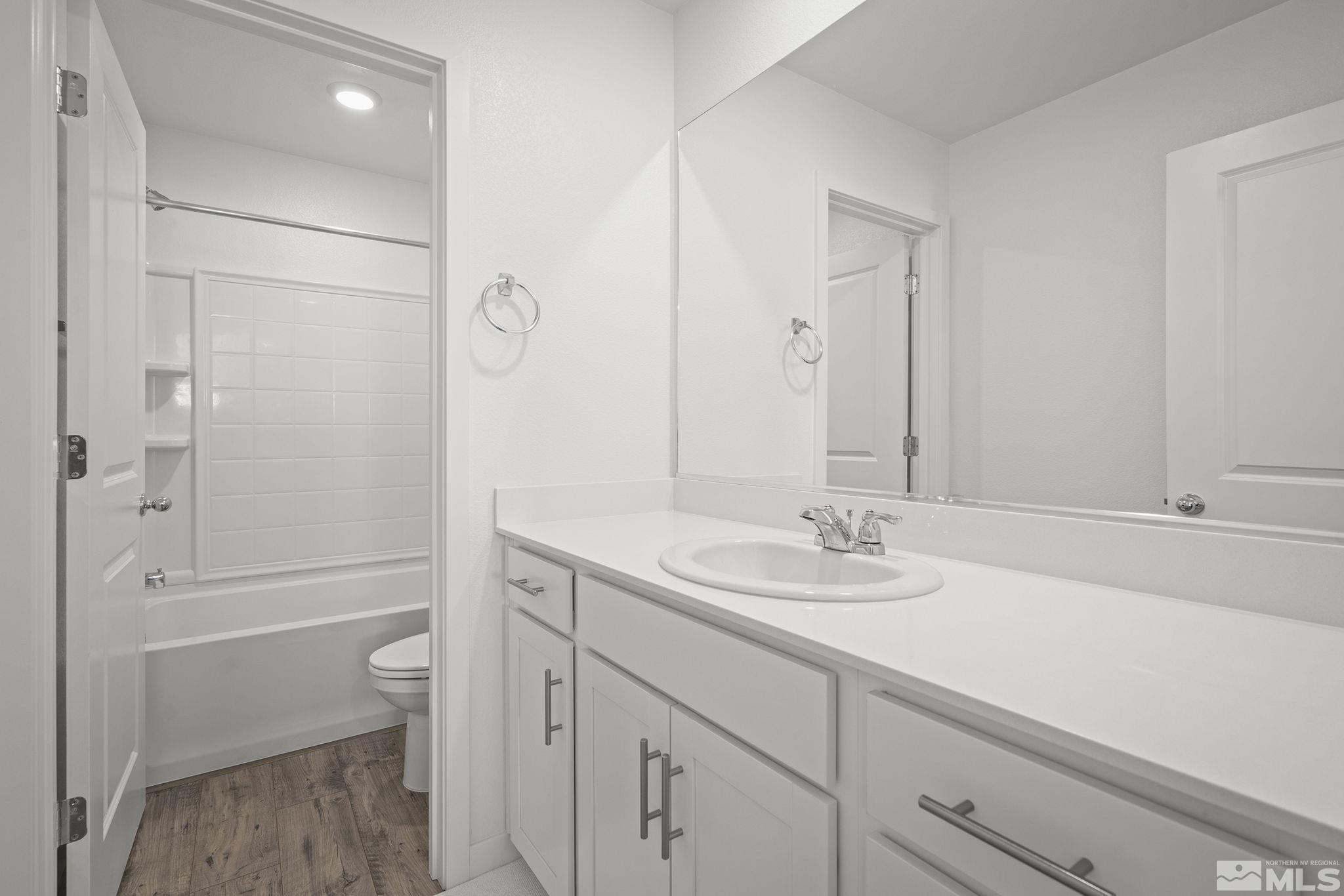583 Iris Rainbow Drive Property Photo 18