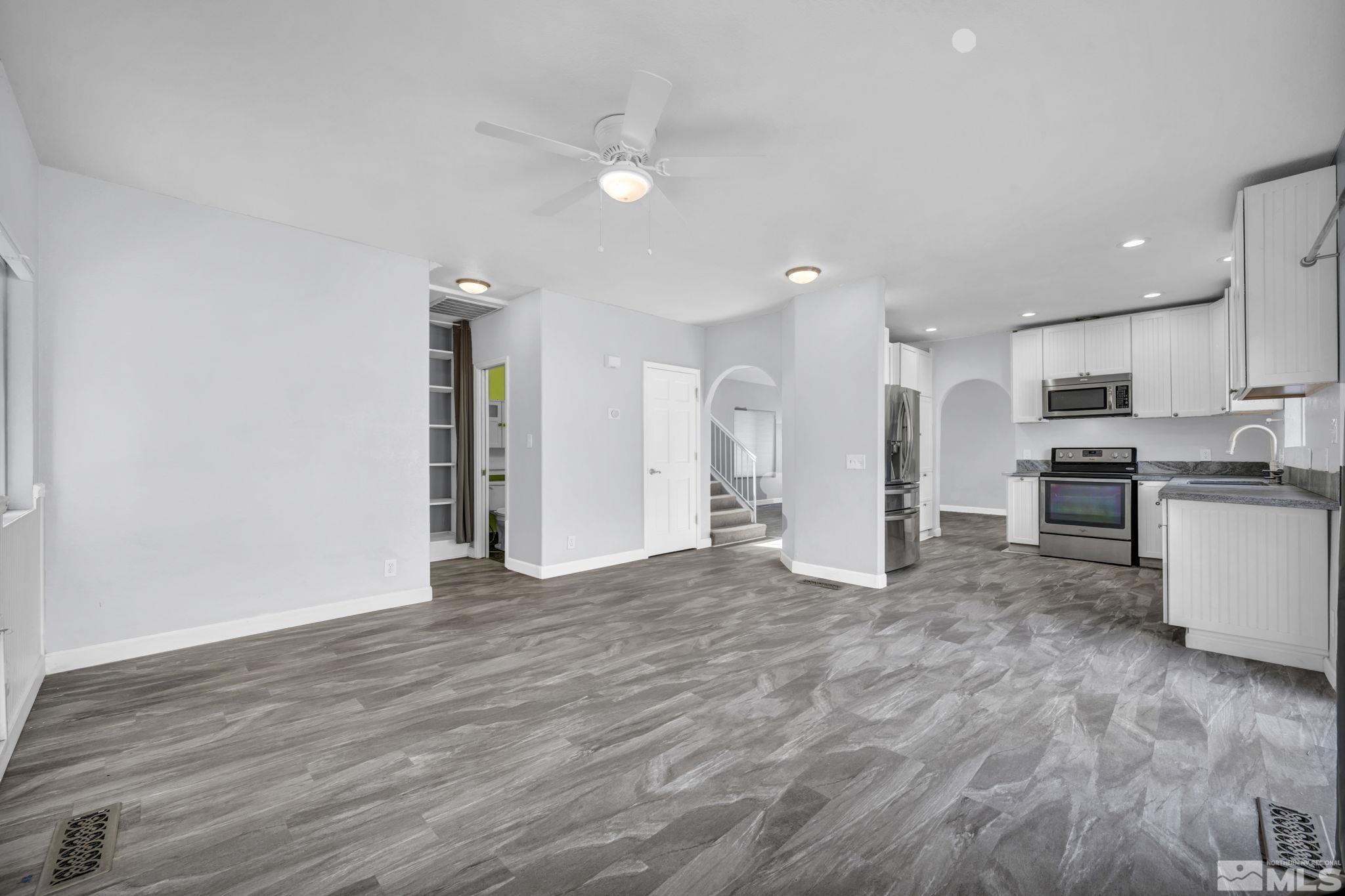 1920 Windview Ct Property Photo 4