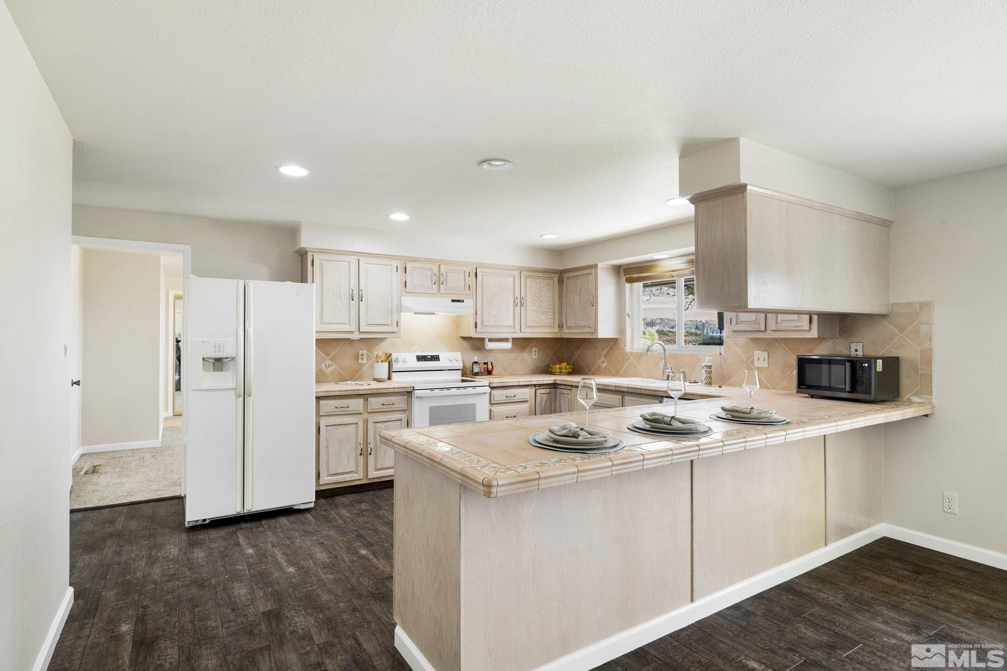 9499 Wigwam Way Property Photo 13