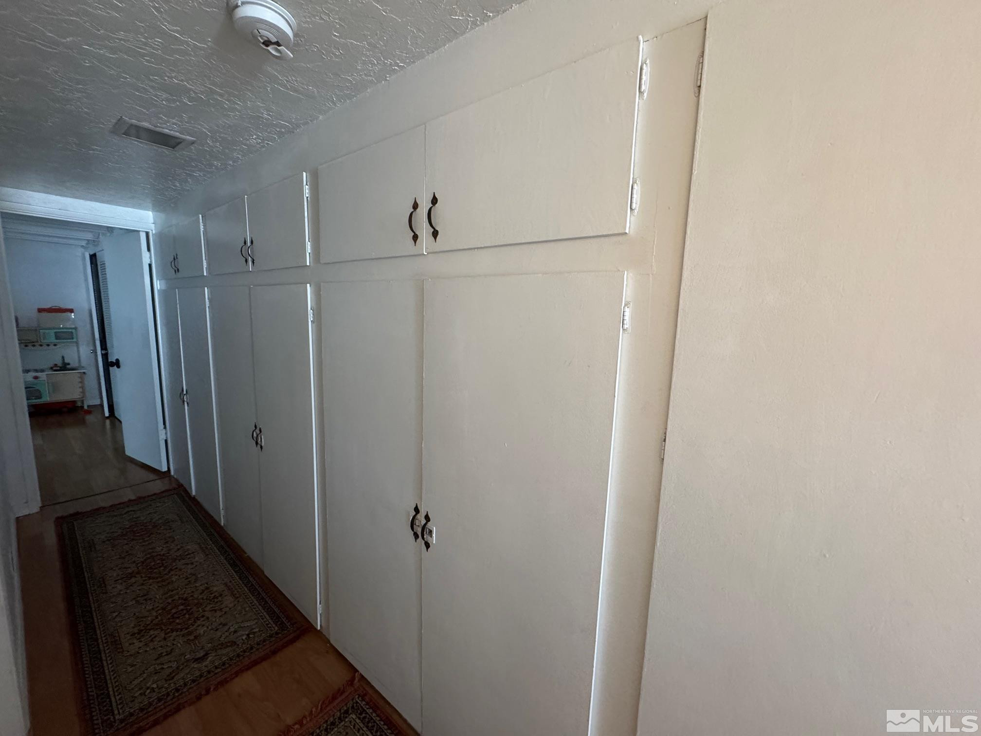 215 N Roop Street Property Photo 8