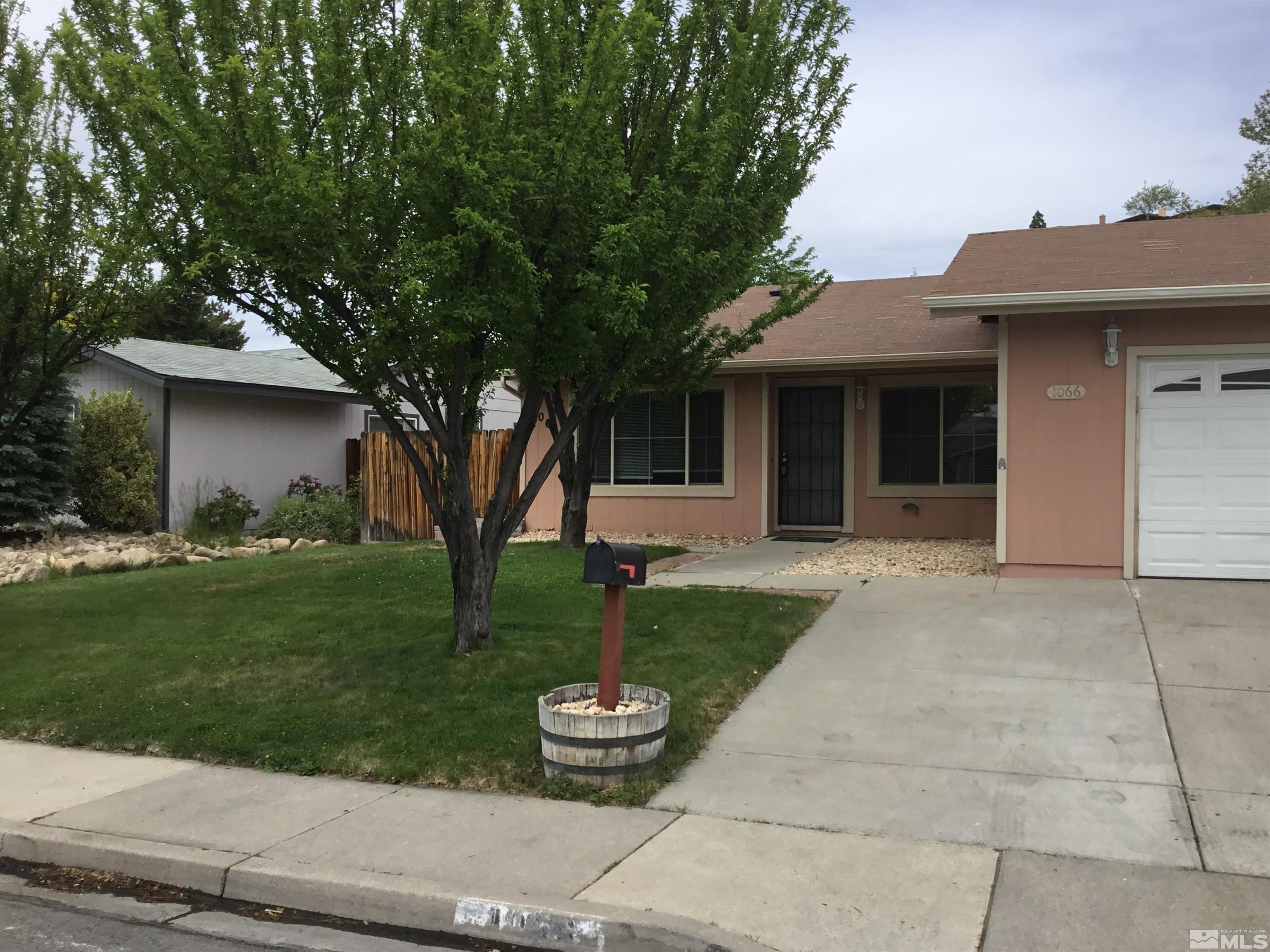 1066 Palmwood Dr Property Photo