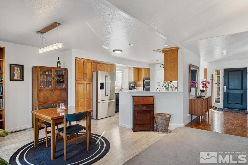 6238 Golden Meadow Road Property Photo 5