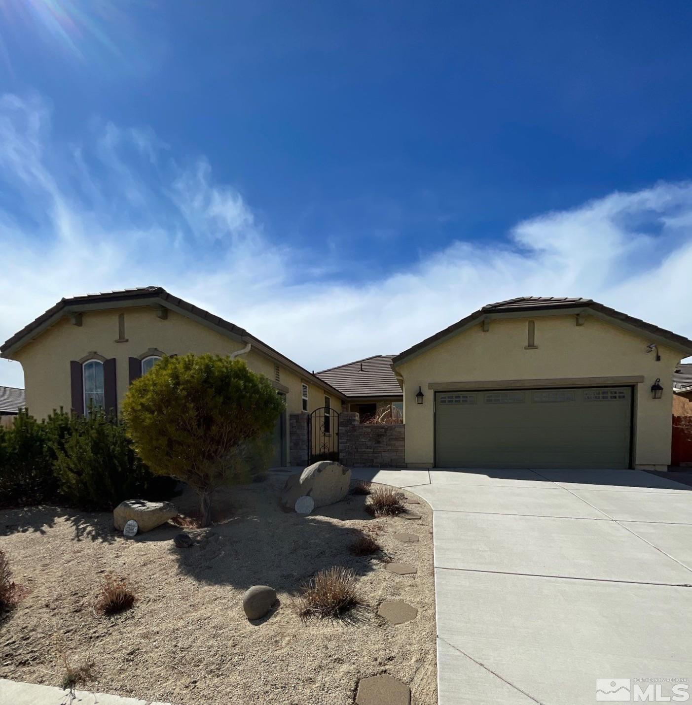 1467 Bluewood Drive Property Photo