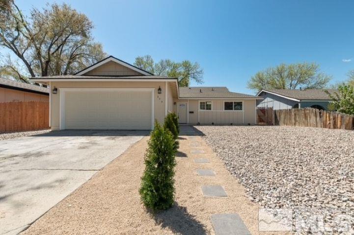 275 E Lincoln Way Property Photo