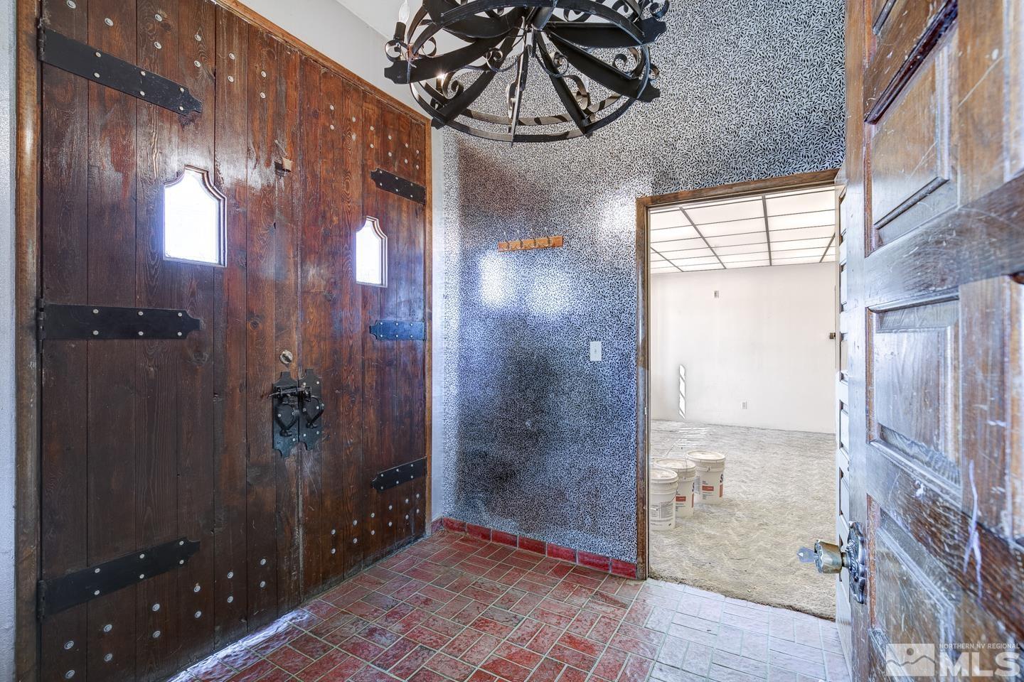 2150 Mount View Drive Property Photo 9