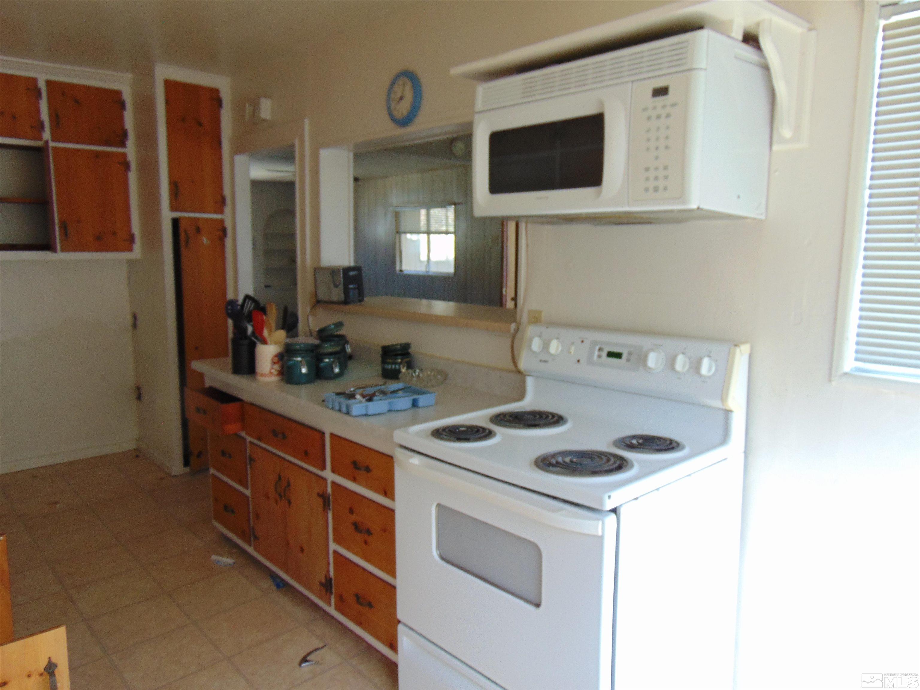 588 Humboldt St Property Photo 7