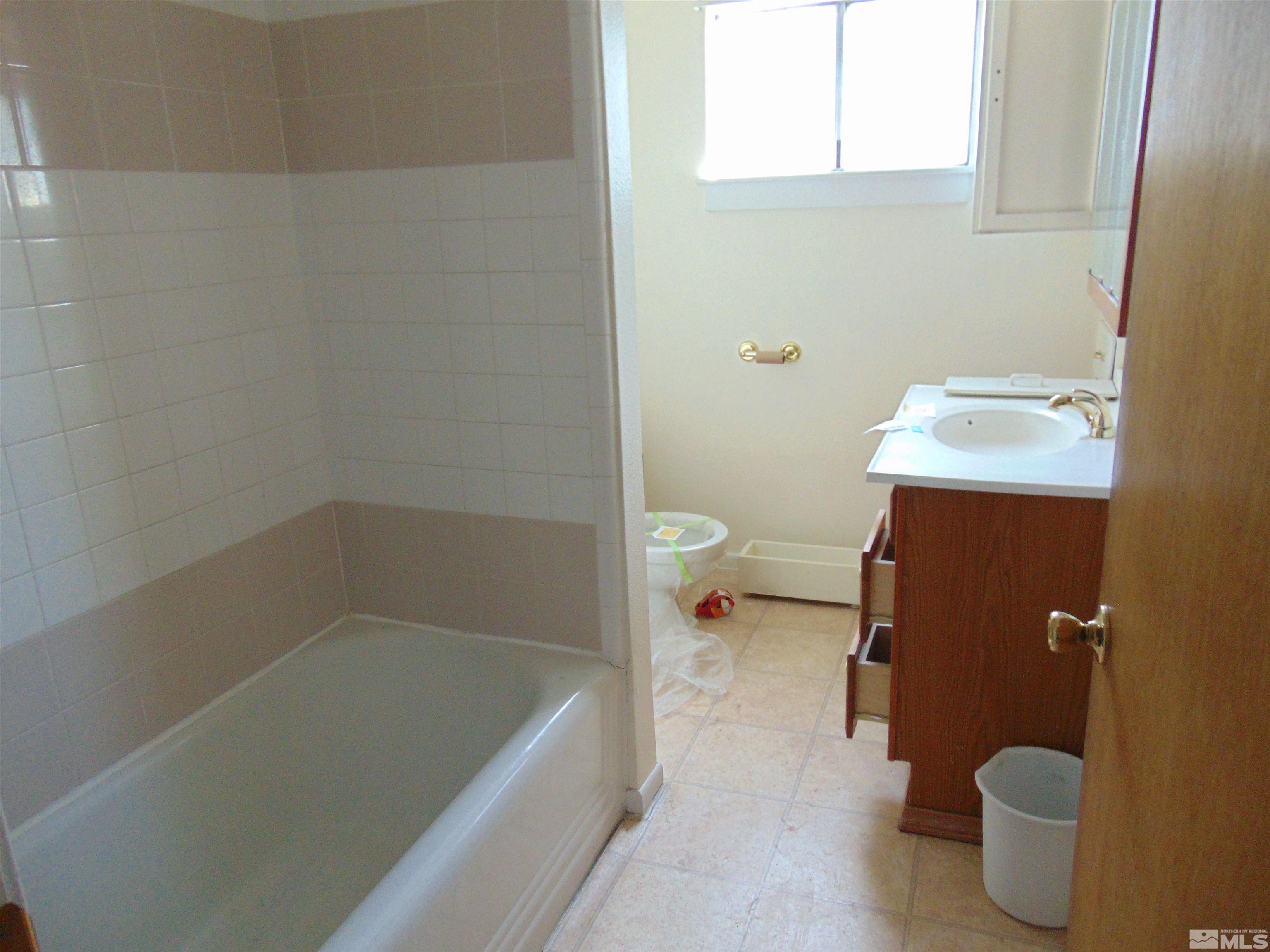 588 Humboldt St Property Photo 10