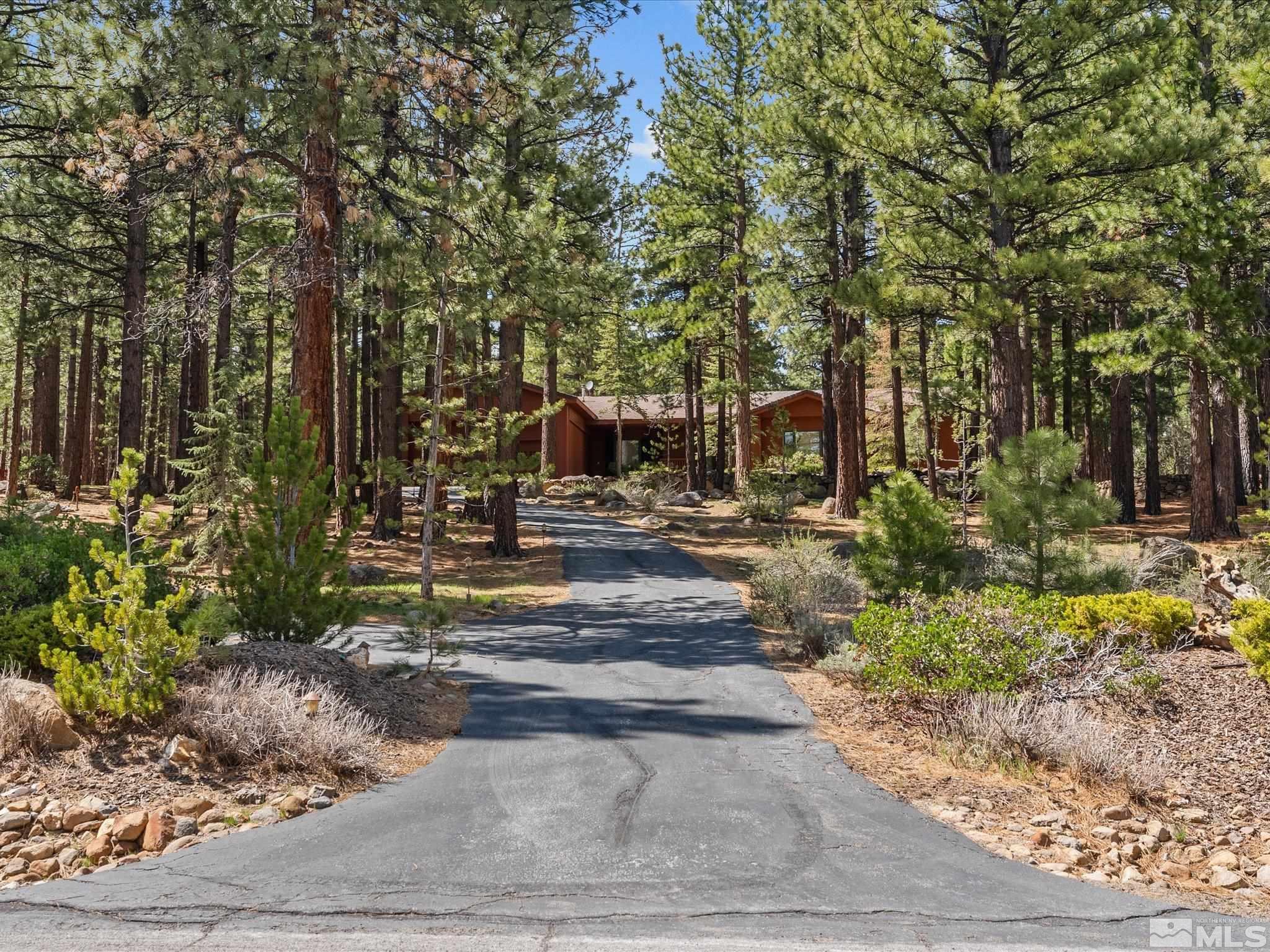 805 Yellow Pine Rd Property Photo 1