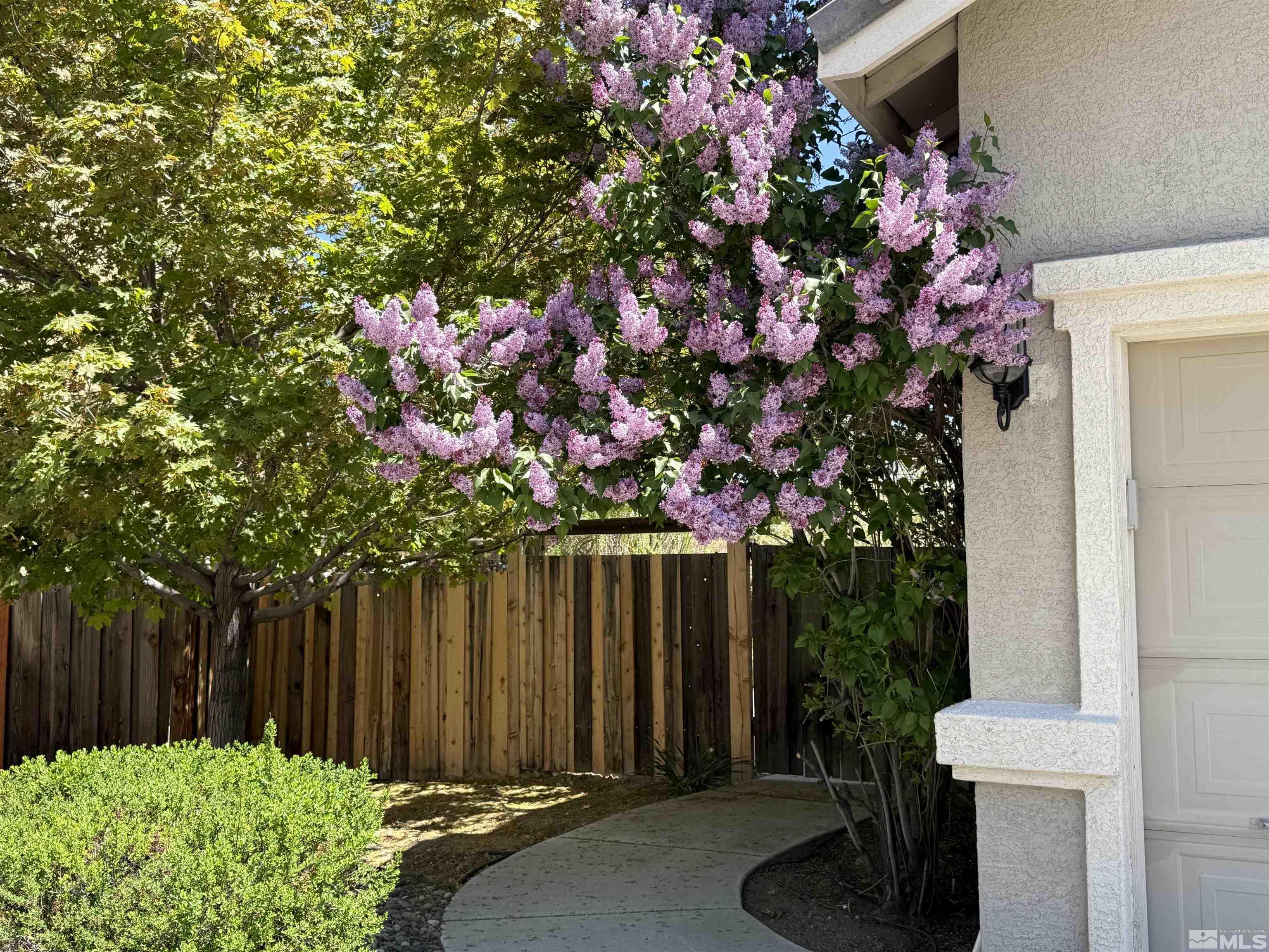 6464 Media Ct Property Photo 4