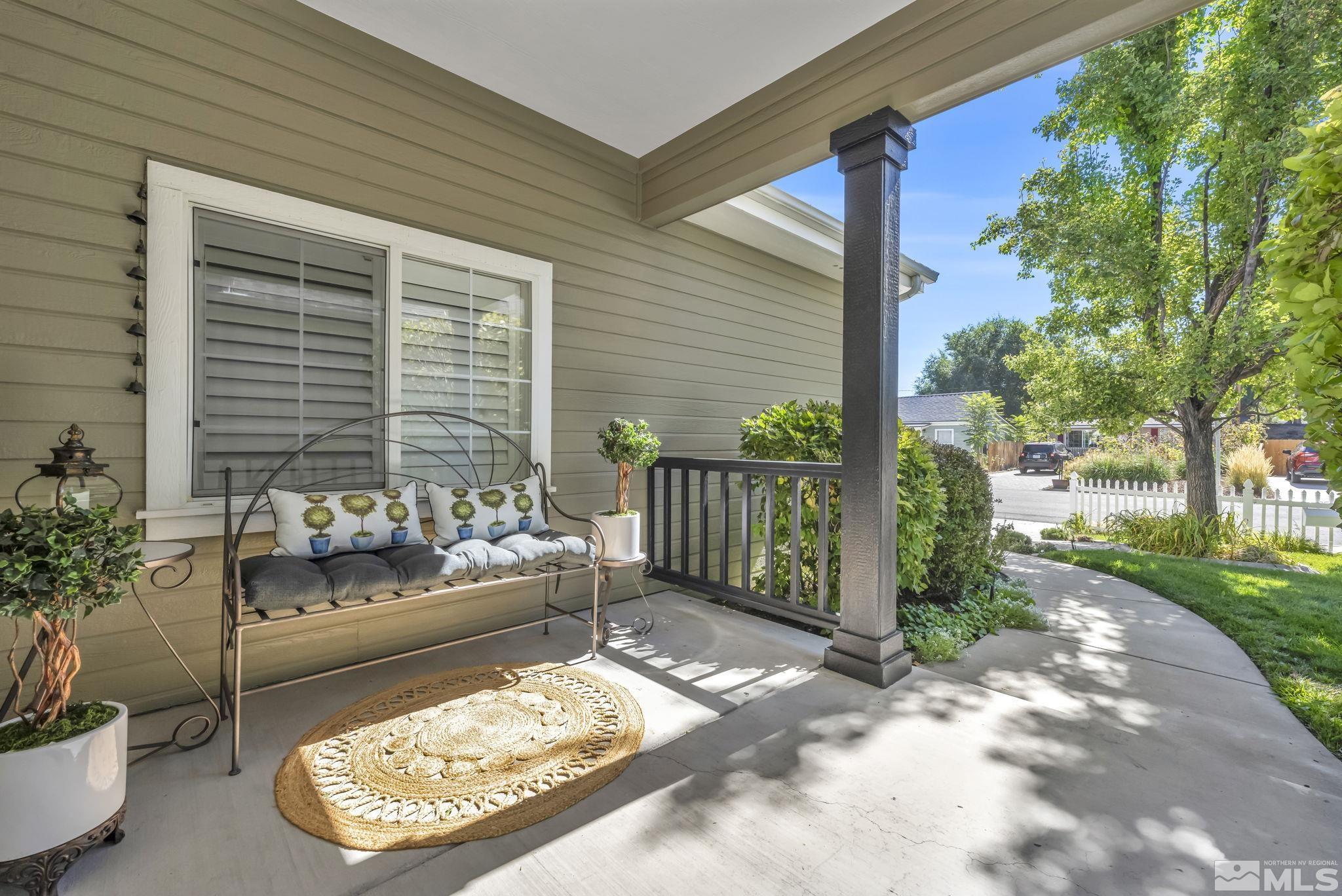 512 E Spear Property Photo 2