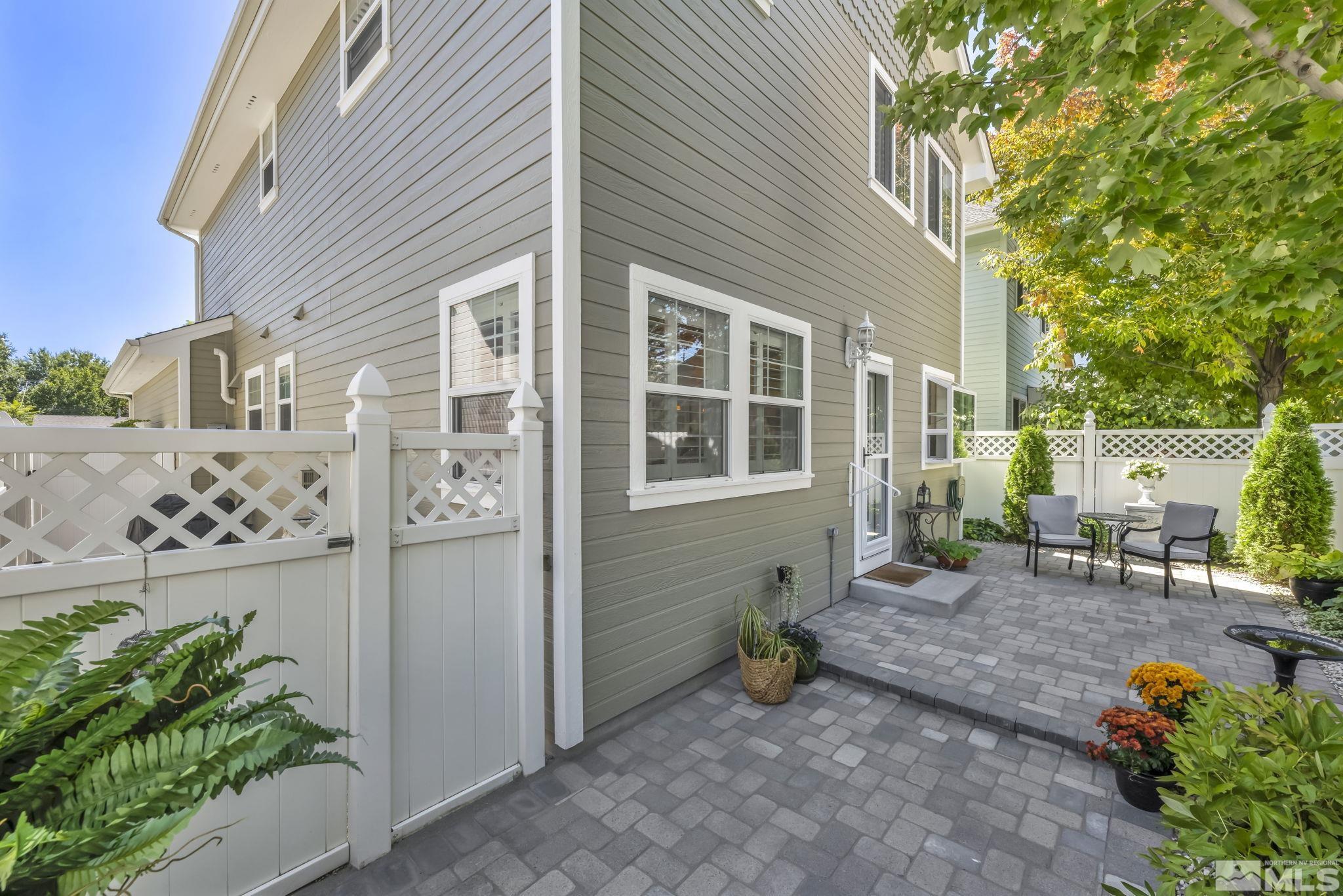 512 E Spear Property Photo 10