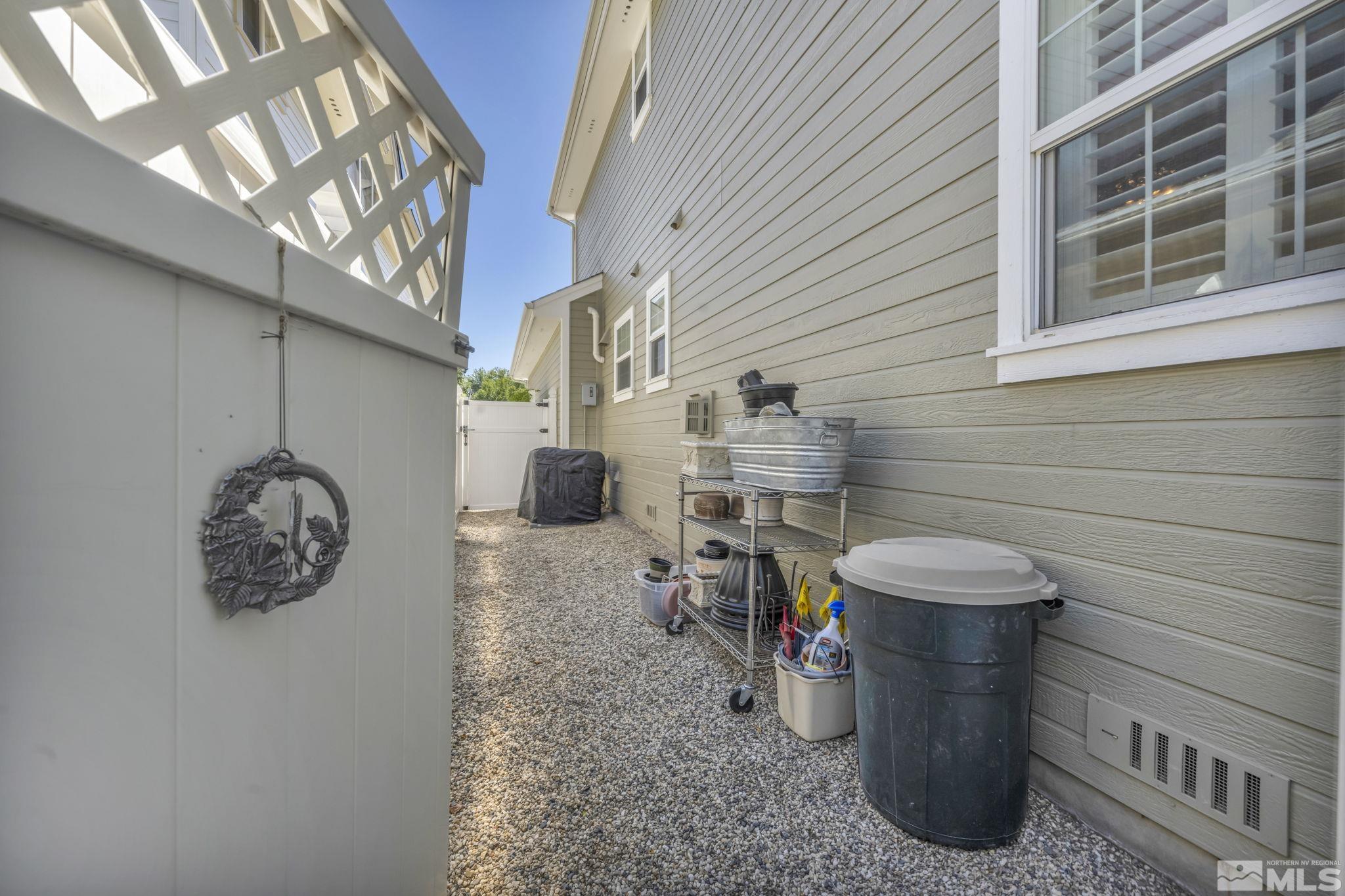 512 E Spear Property Photo 11